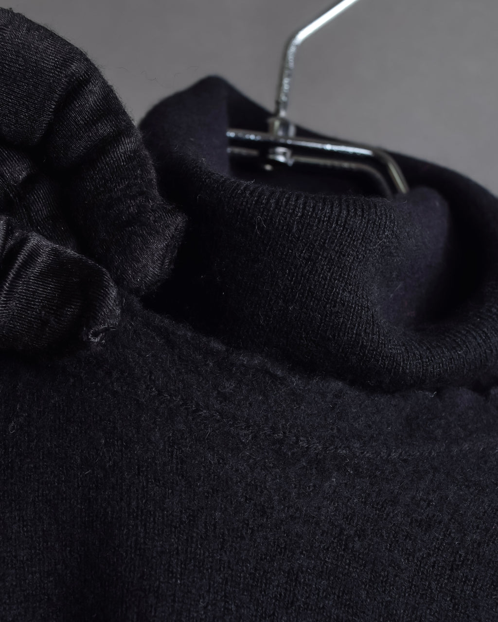 "DIOR" Edith Slimane period double high neck processing knit