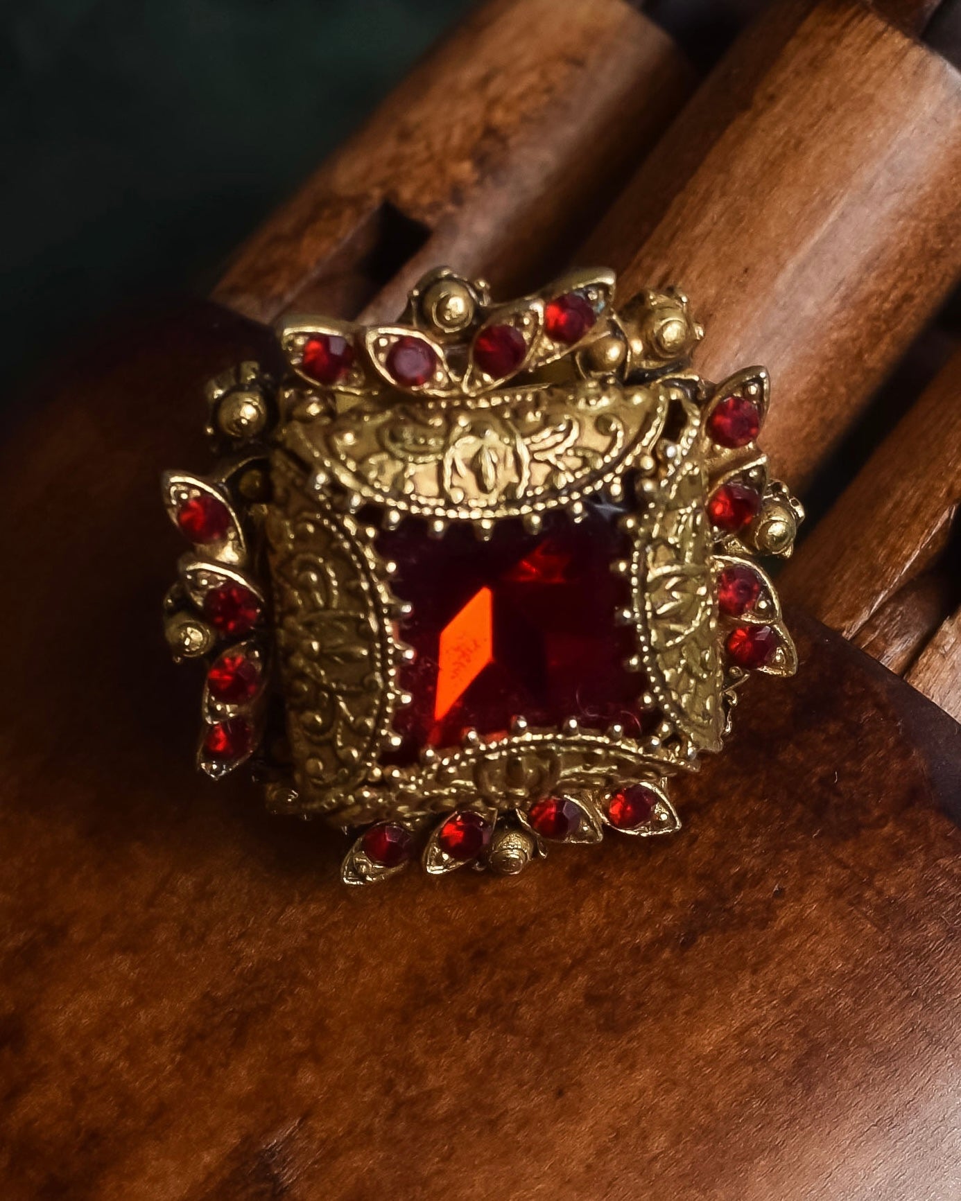 "Vintage glass stone top golden ring"