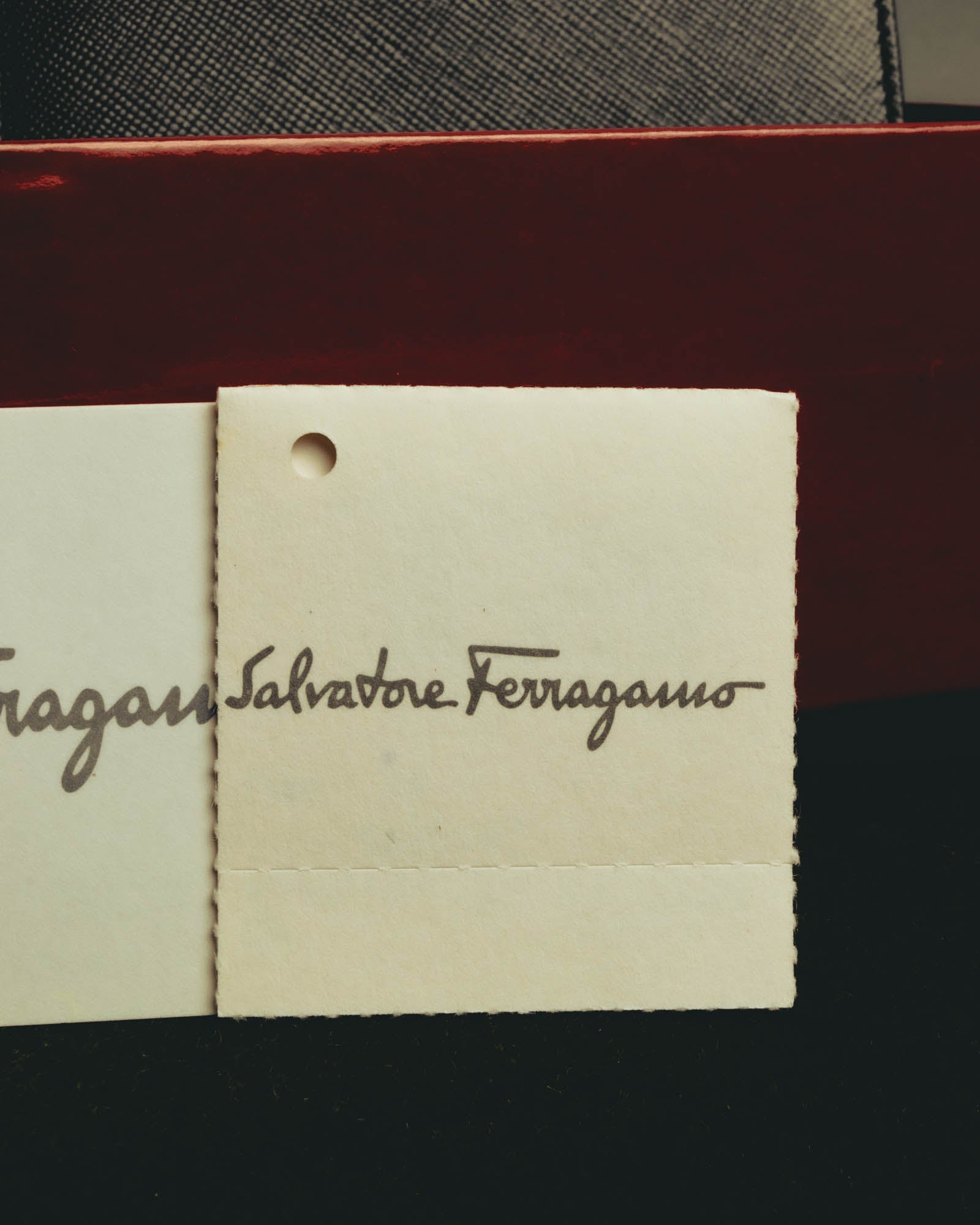 "Salvatore Ferragamo" 80's–00's Classic gancini bifold wallet