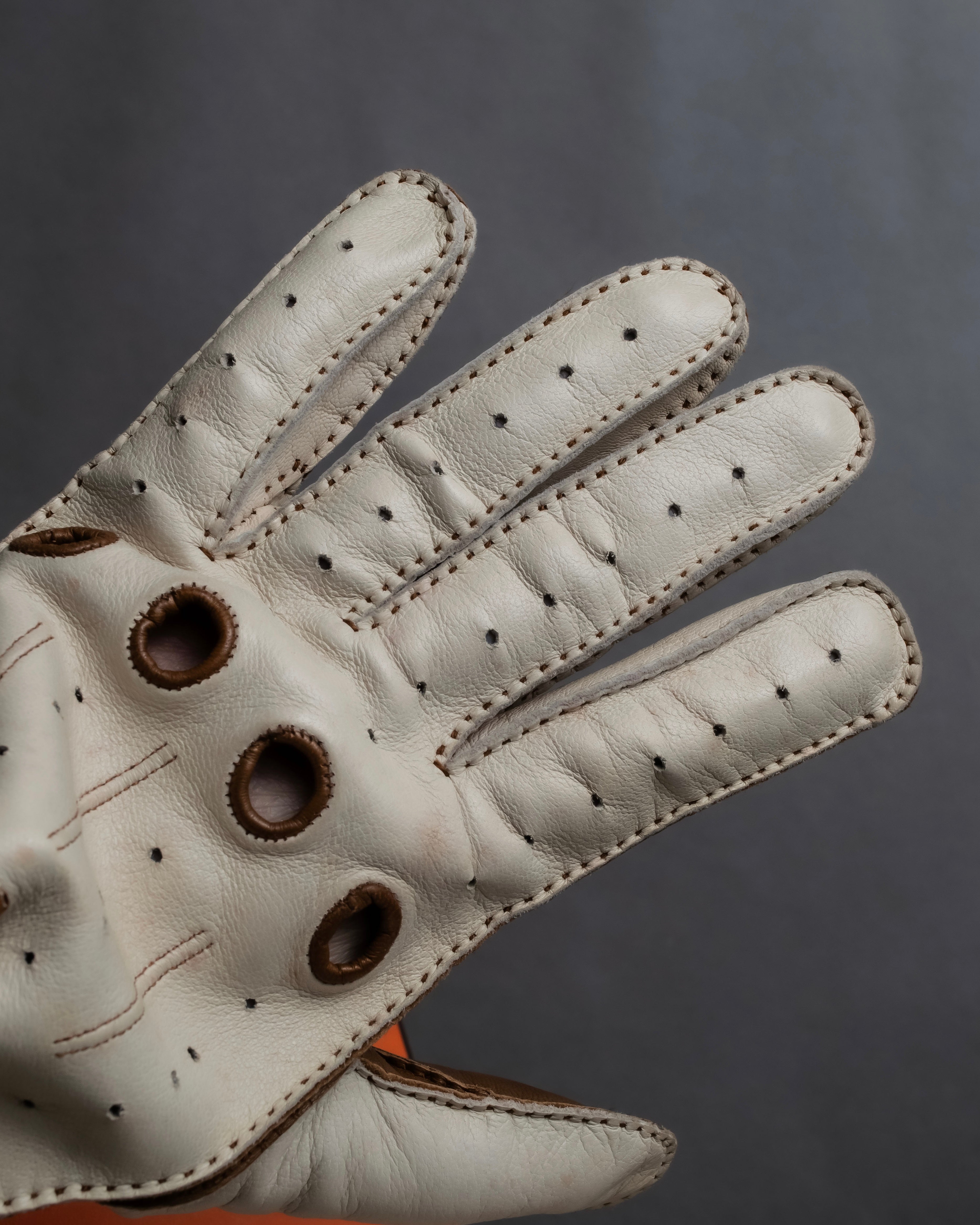 "HERMES" Dot perforation driving leather gloves