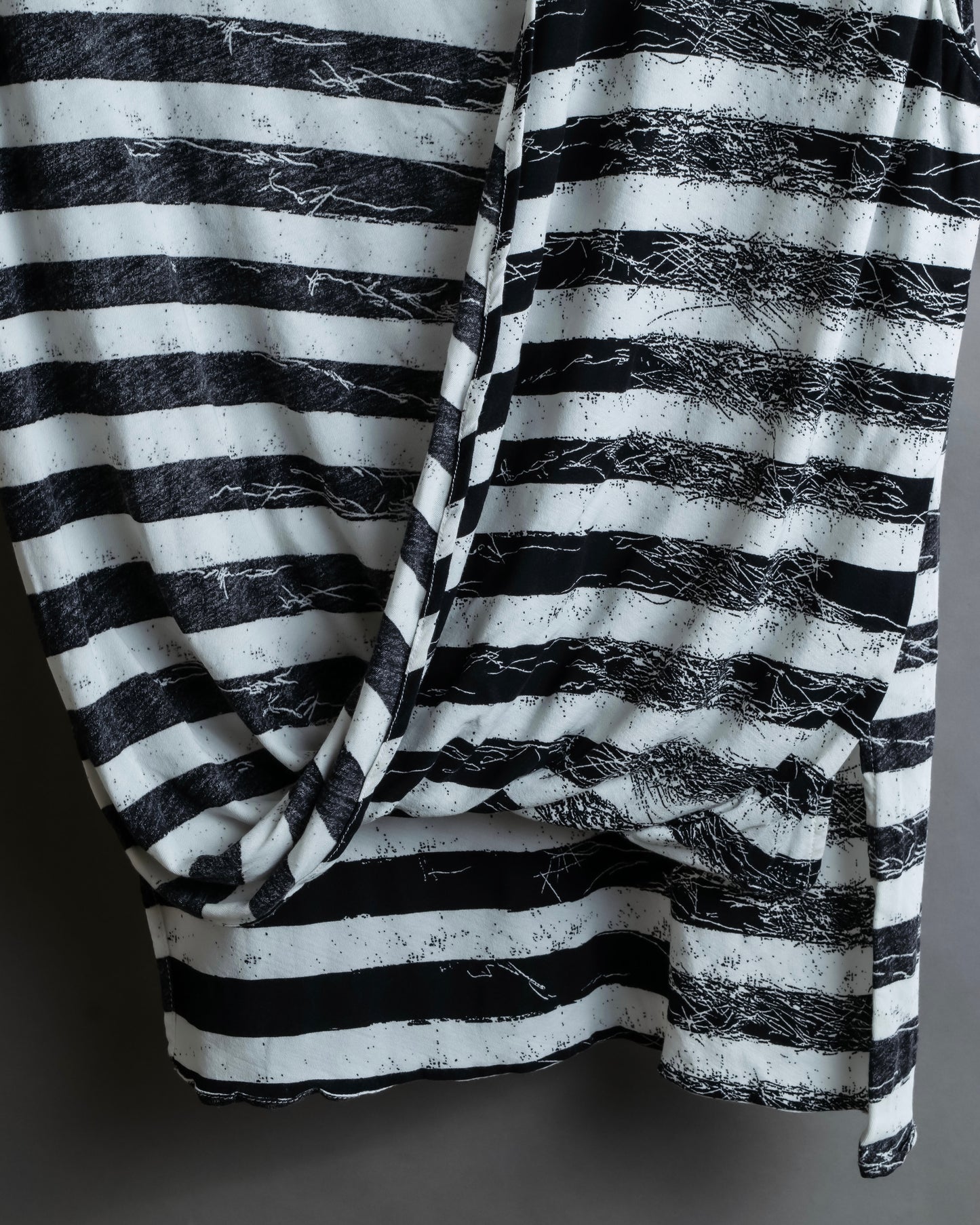 "MM6 MAISON MARGIELA" Peeling border pattern sleeveless pullover