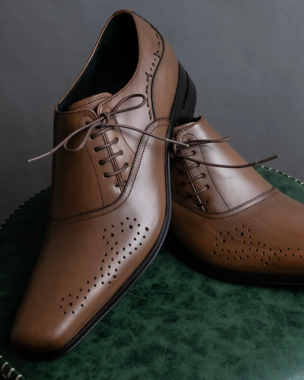 "KATHARINE HAMNETT" Perforated square toe lace-up leather shoes