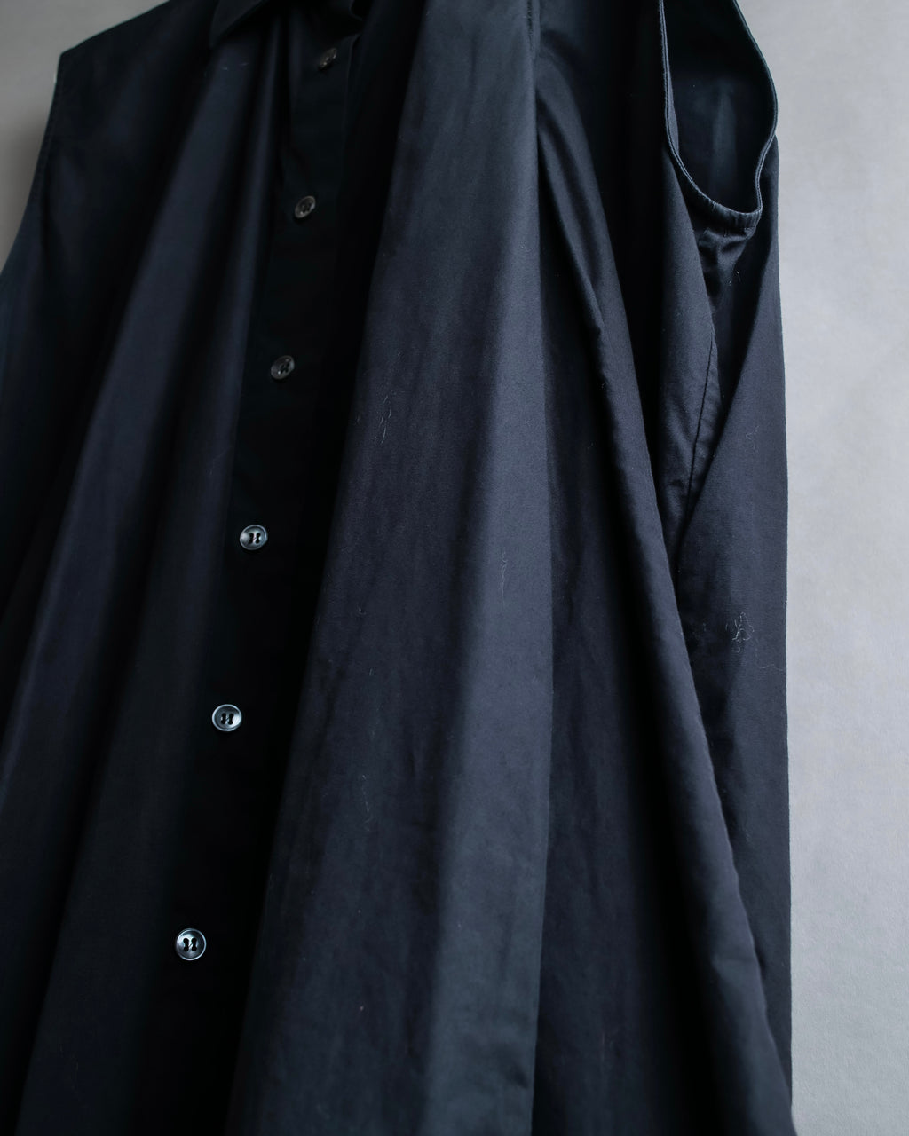 "MAISON MARGIELA" 13SS Panel design sleeveless black shirt