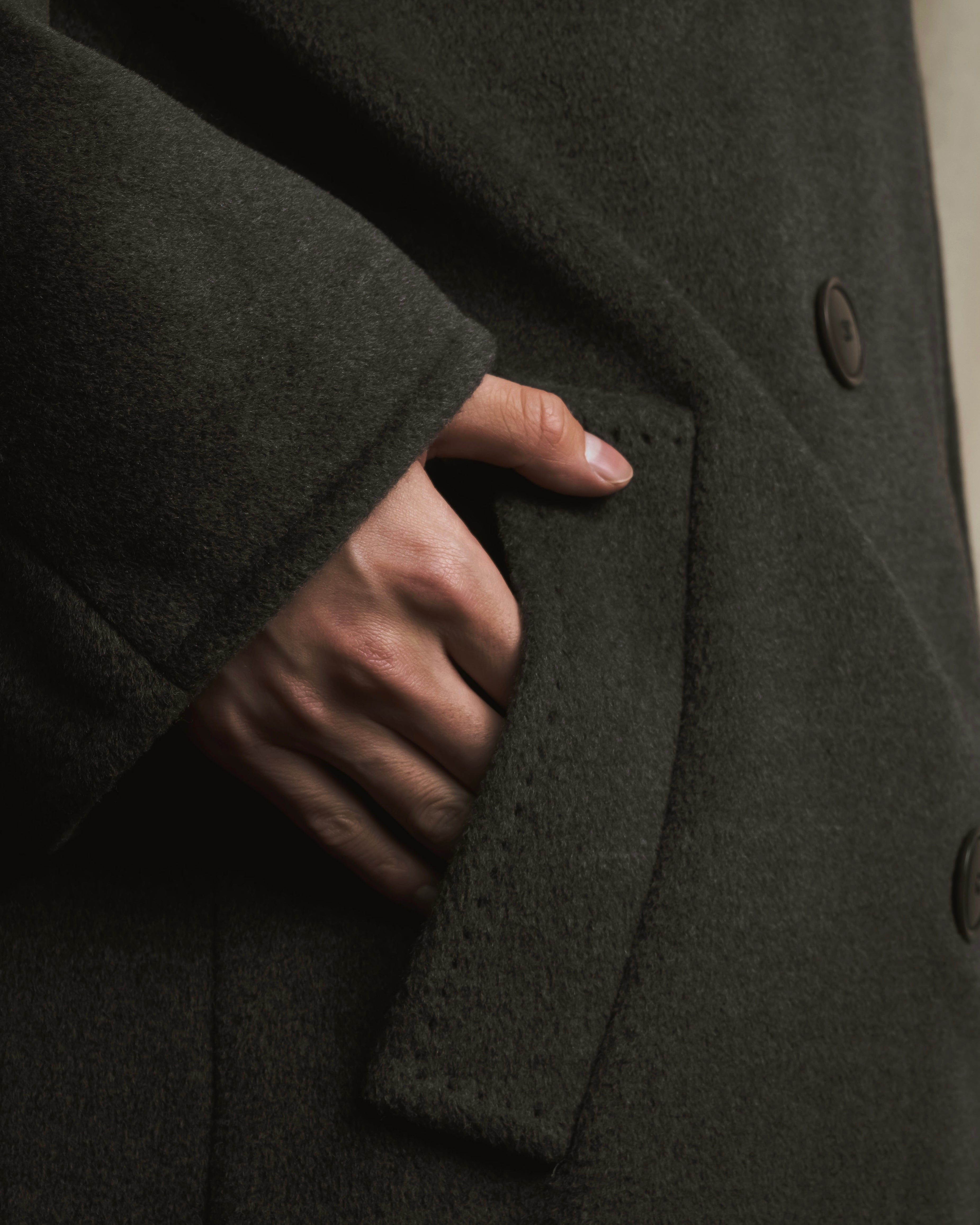 Abrigo minimal de doble botonadura de MARINA RINALDI