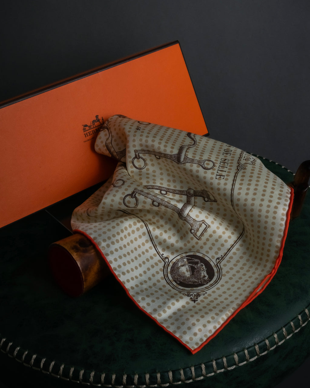 "HERMES" Carré 45 Gavroche MORS DE SELLE scarf