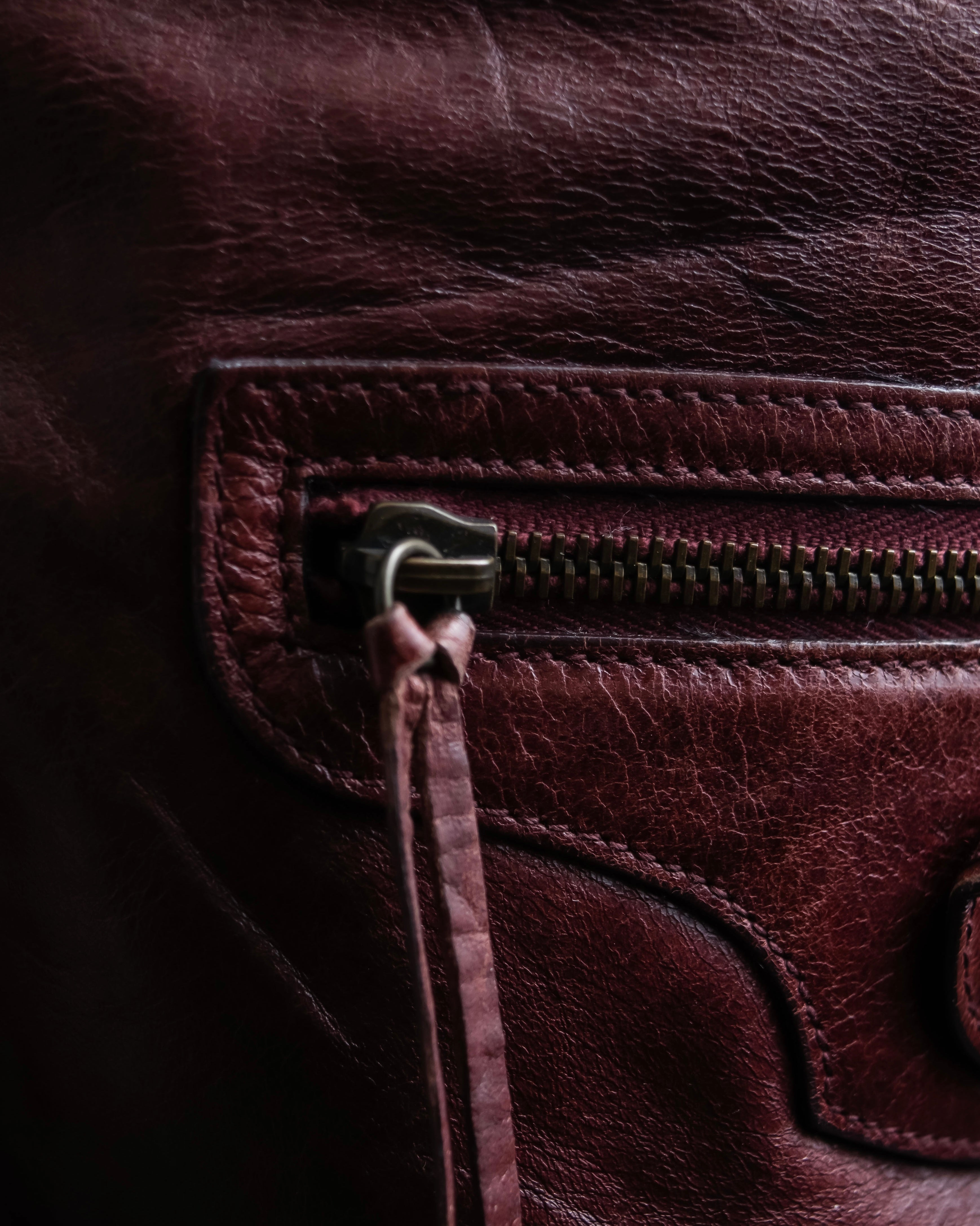 “BALENCIAGA” The Day leather one shoulder bag (burgundy)