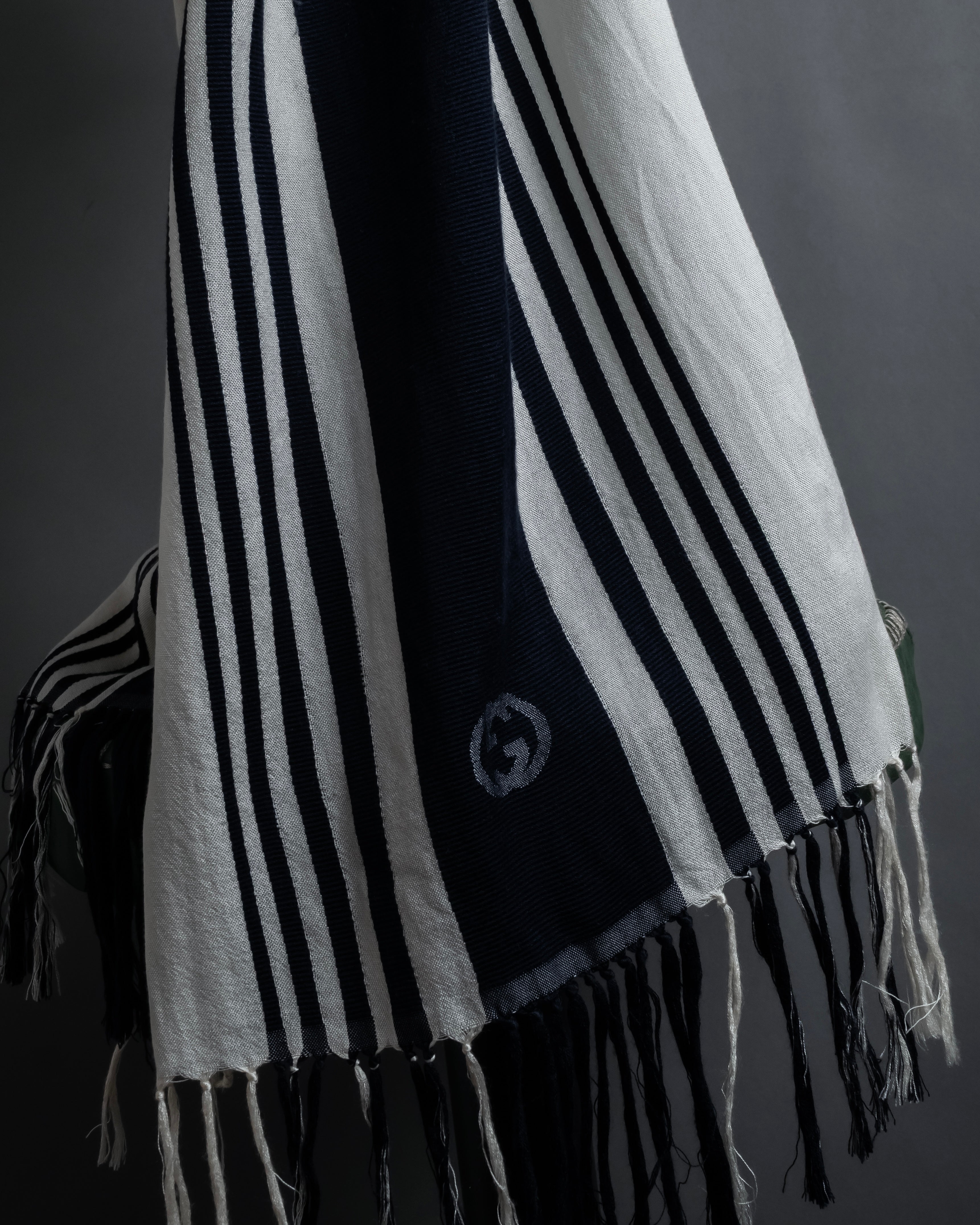 "GUCCI" 90's-00's Line fringe design two-tone long stole