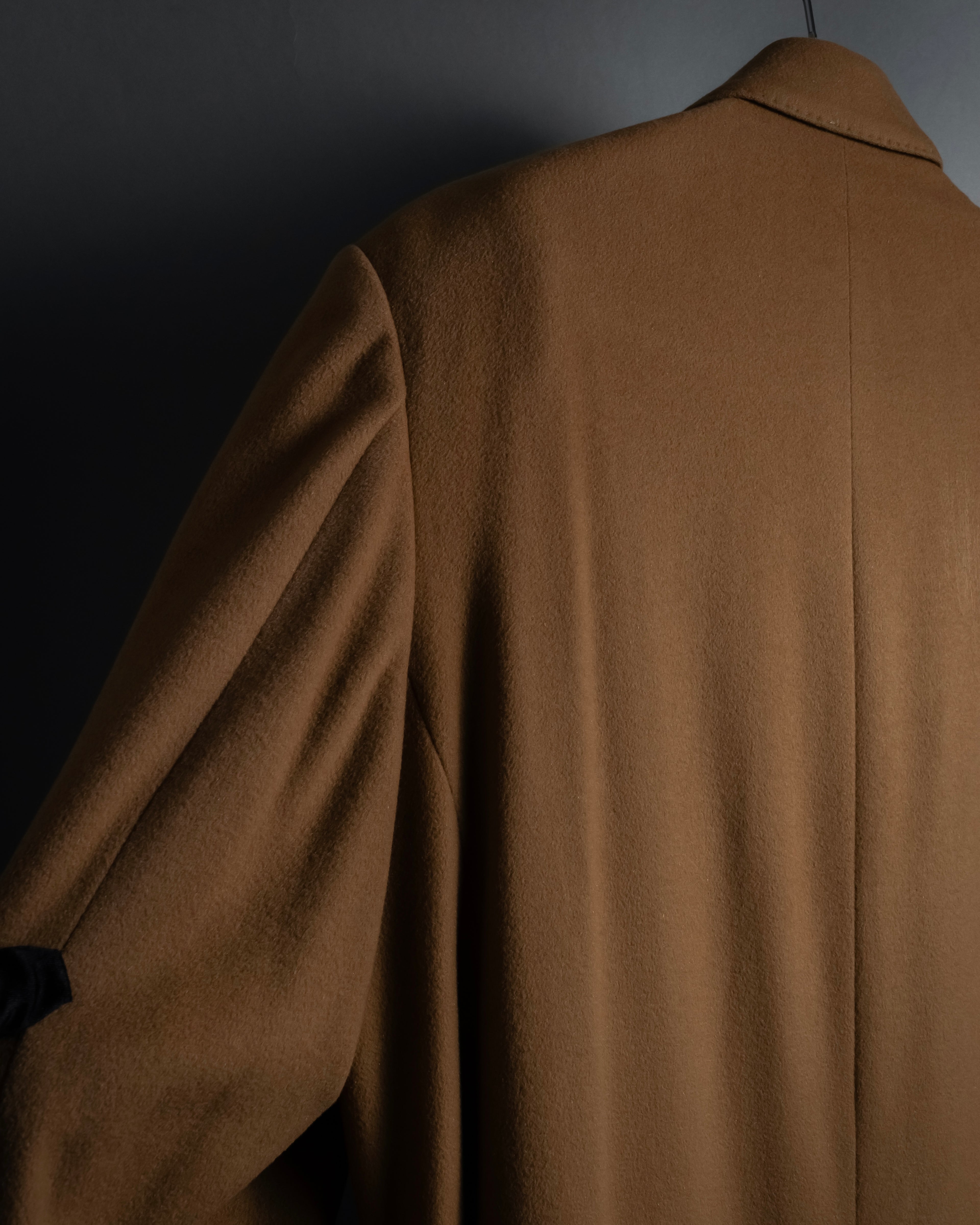 "BARBERINI" Classically tailored 100% cashmere chester coat