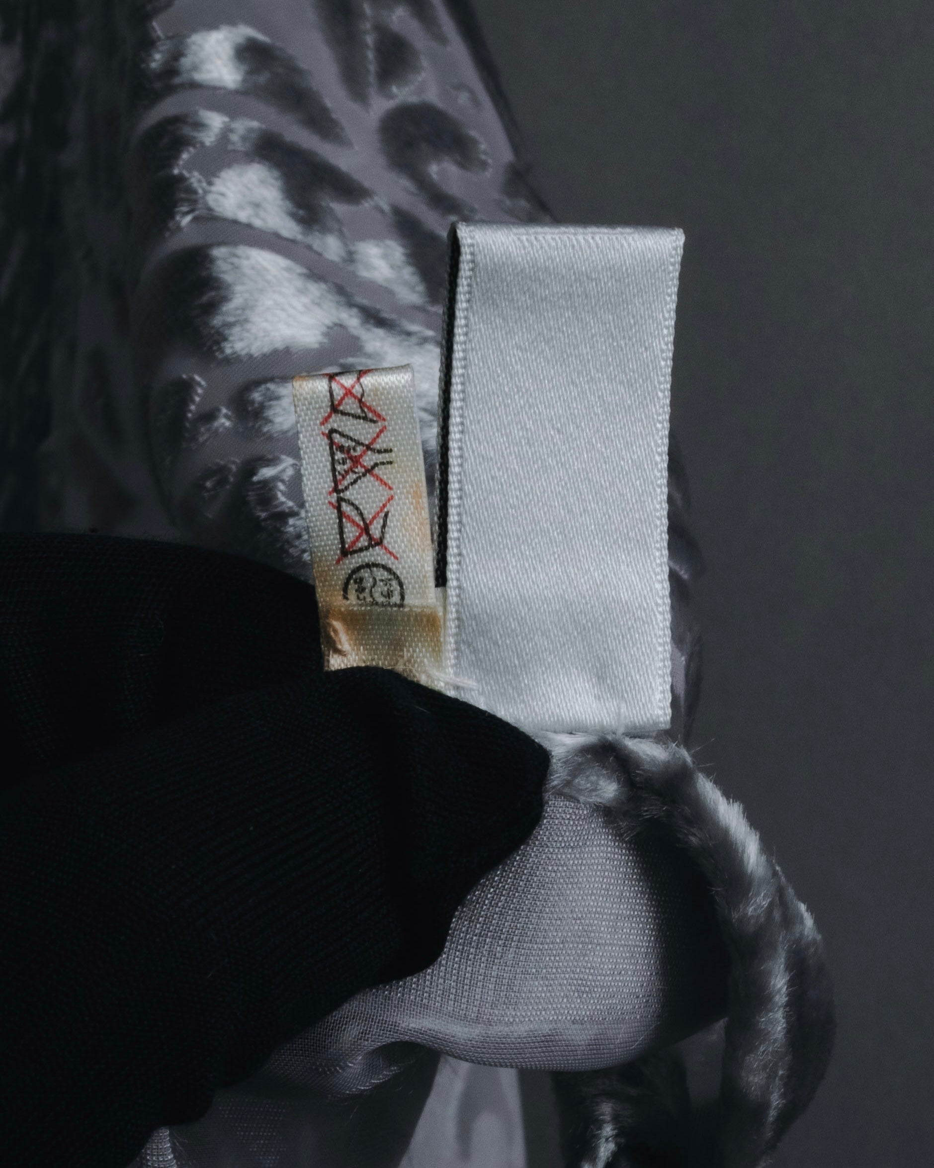 "Christian Dior" 80’s-90’s Burnout velvet arabesque logo stole