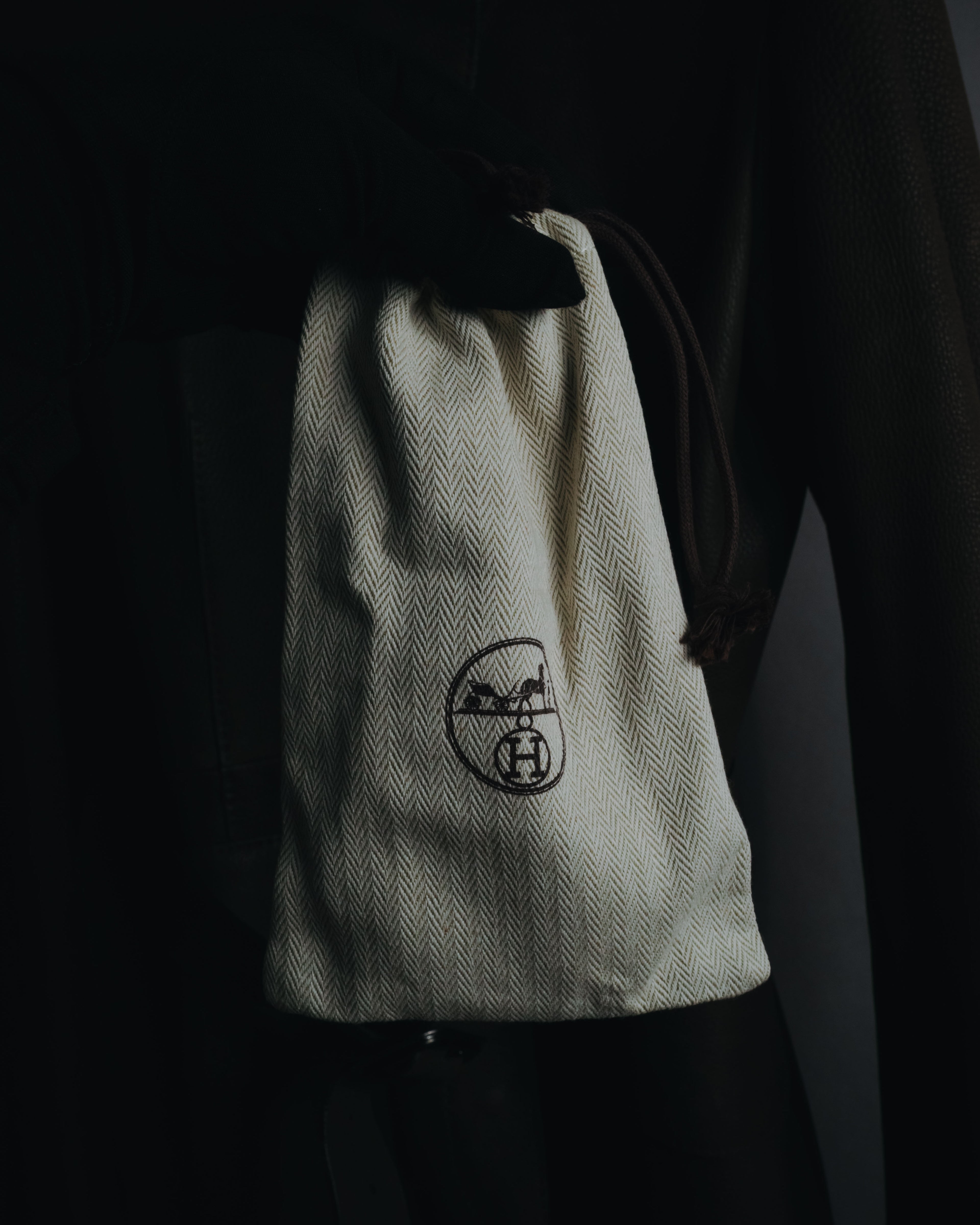 –SPECIAL– "HERMES" 90’s-00’s Sculptural hooded deerskin belted coat