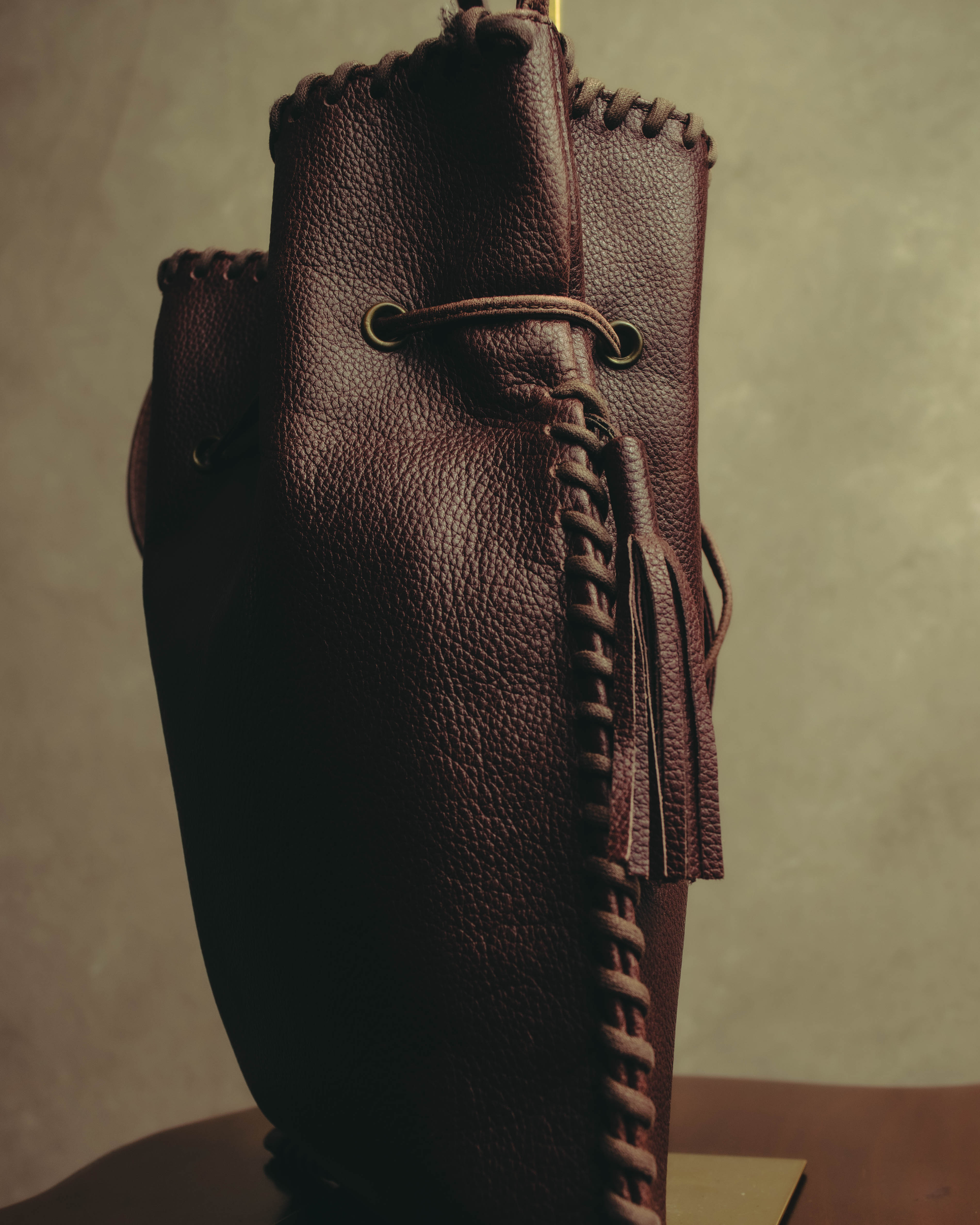 “YVES SAINT LAURENT“ 90’s-00’s Leather drawstring shoulder bag