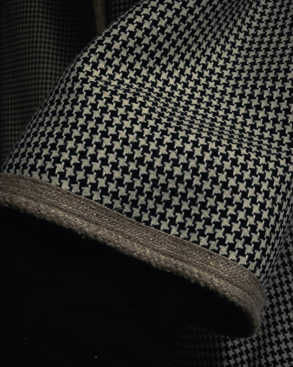 "Emporio Armani" 90’s Houndstooth piped crest blazer
