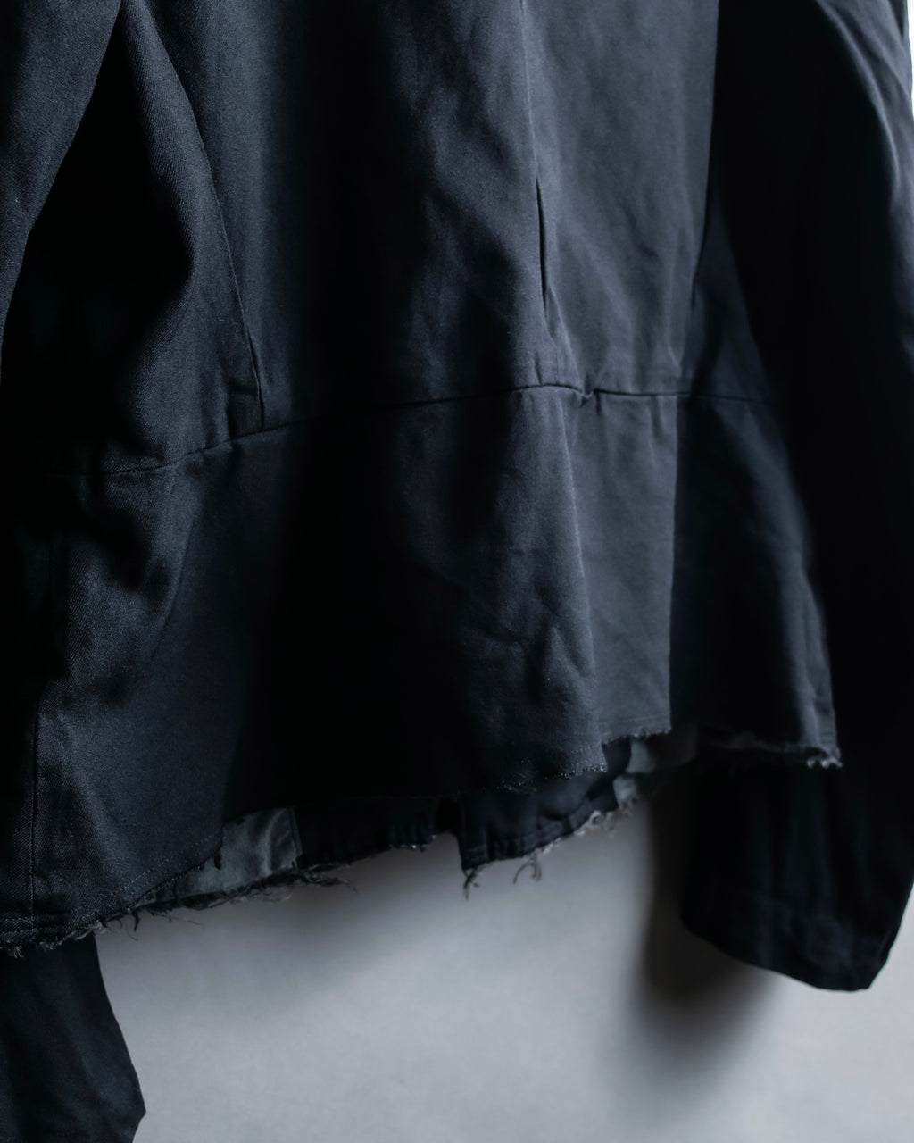 "COMME des GARCONS
COMME des GARCONS" 6 button detail raw edge jacket