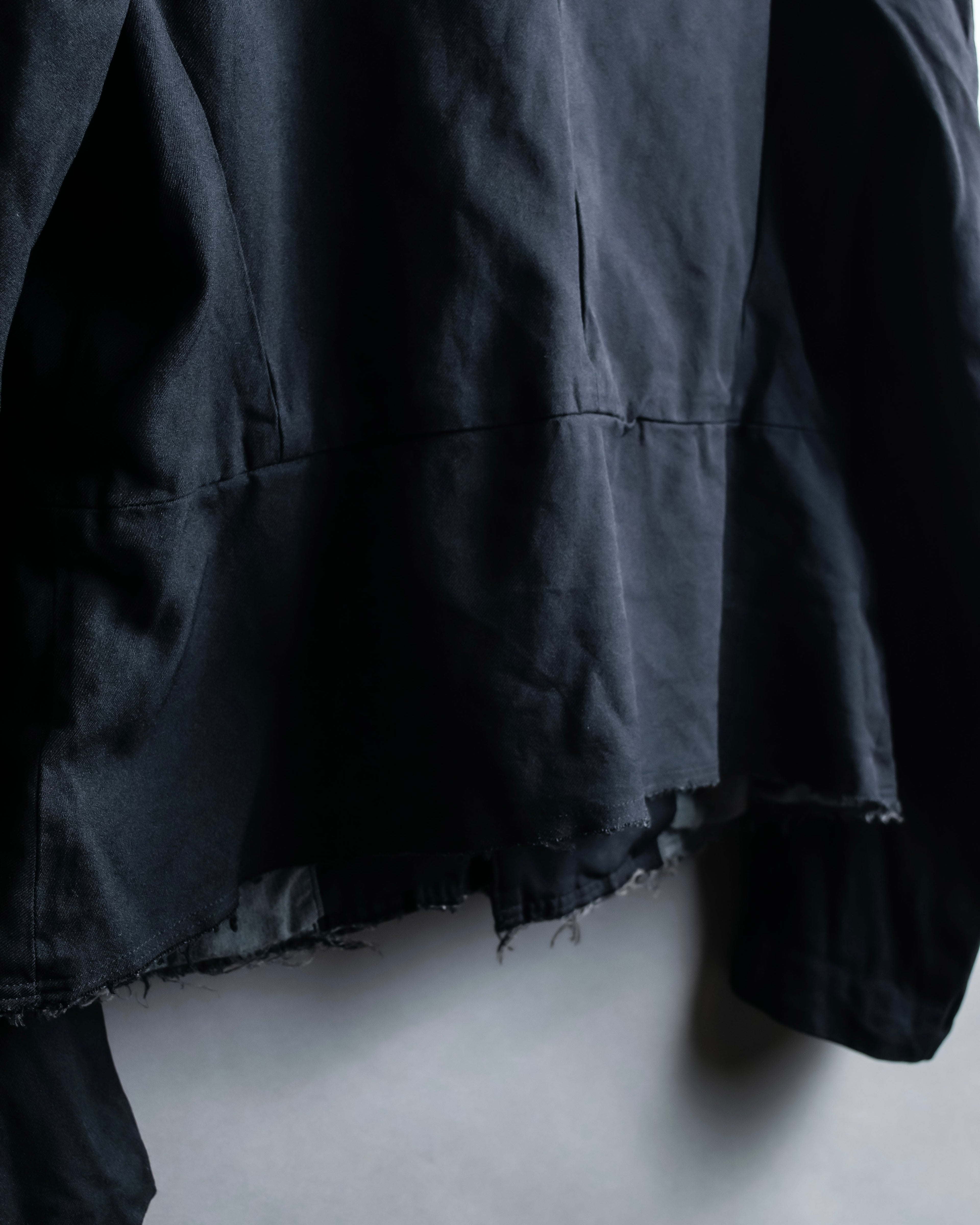 "COMME des GARCONS
COMME des GARCONS" 6 button detail raw edge jacket