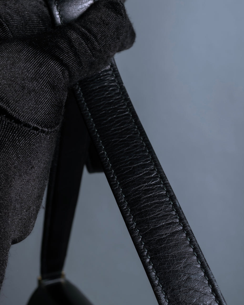 "GUCCI" Saddlery motif crisp design vintage leather shoulder bag