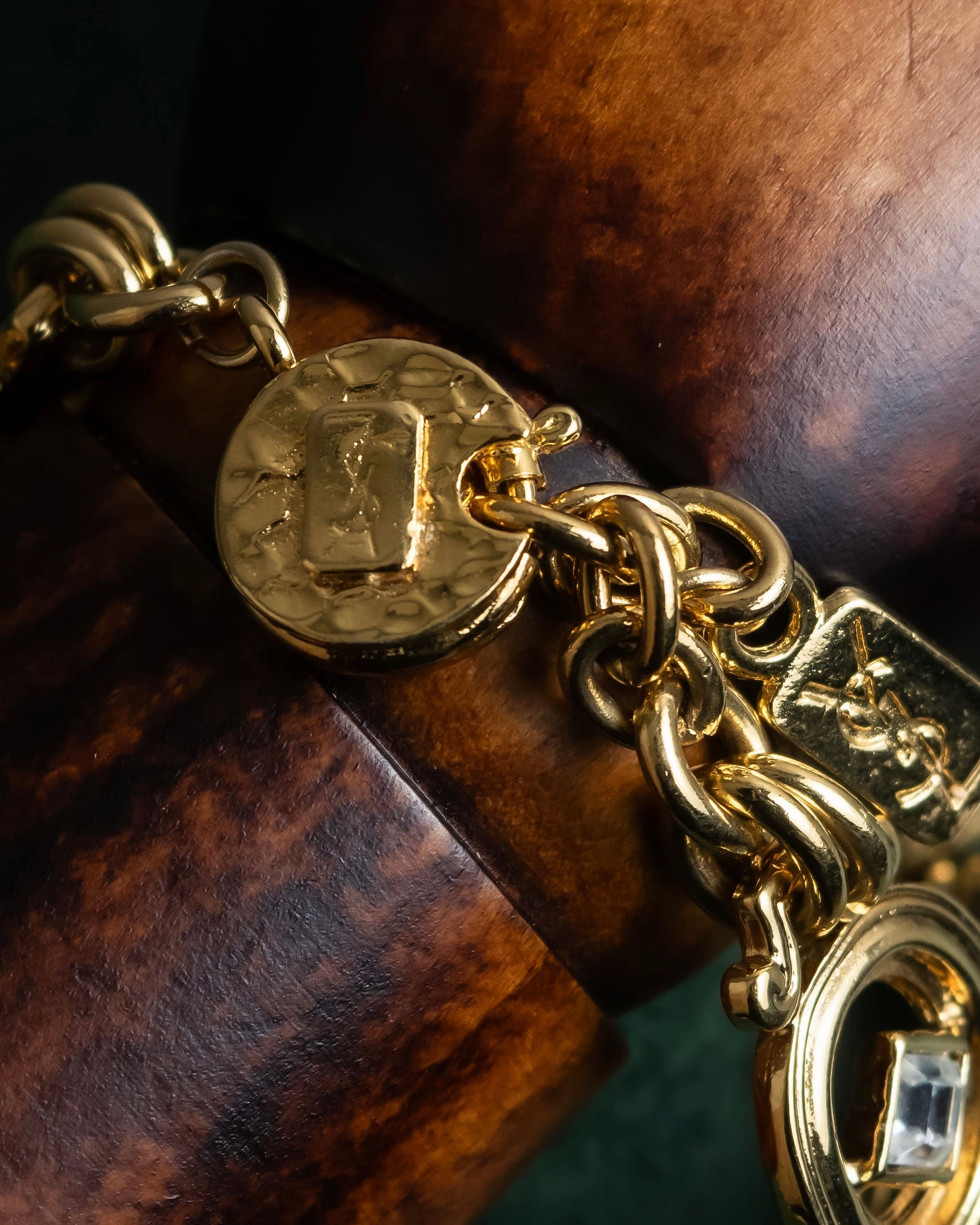 "YVES SAINT LAURENT" Art Nouveau motif gold bracelet