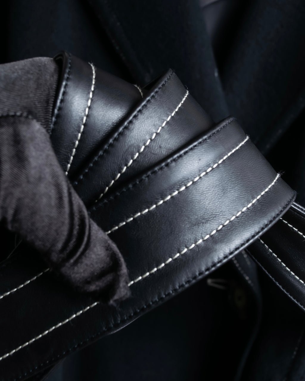 "HELMUT LANG" Fur collar belted long coat