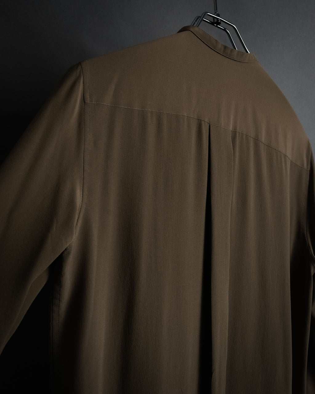 “HERMES” 2018-2024 Minimal band collar silk shirt