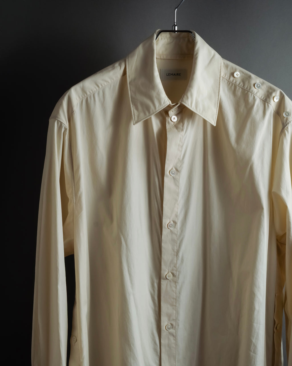 "LEMAIRE" Shoulder button design long shirt