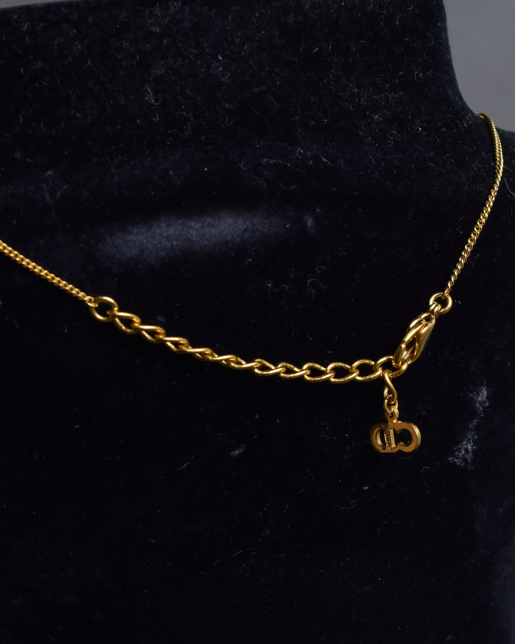 "Christian Dior" Round plate motif gold necklace