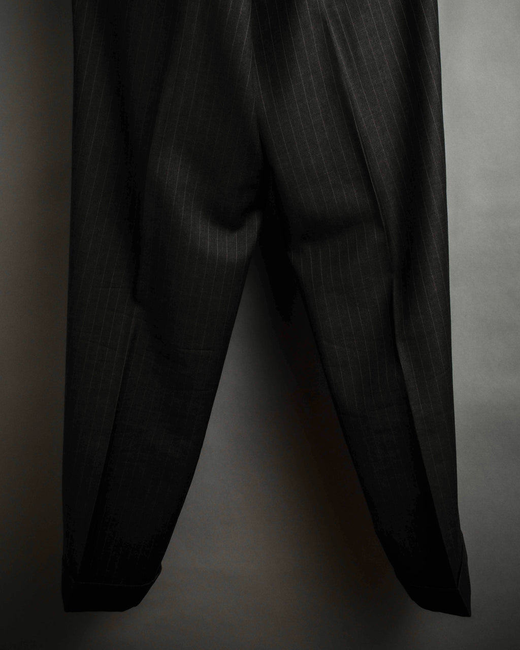 "ARMANI COLLEZIONI" Classic Italian tailoring stripe pattern set up