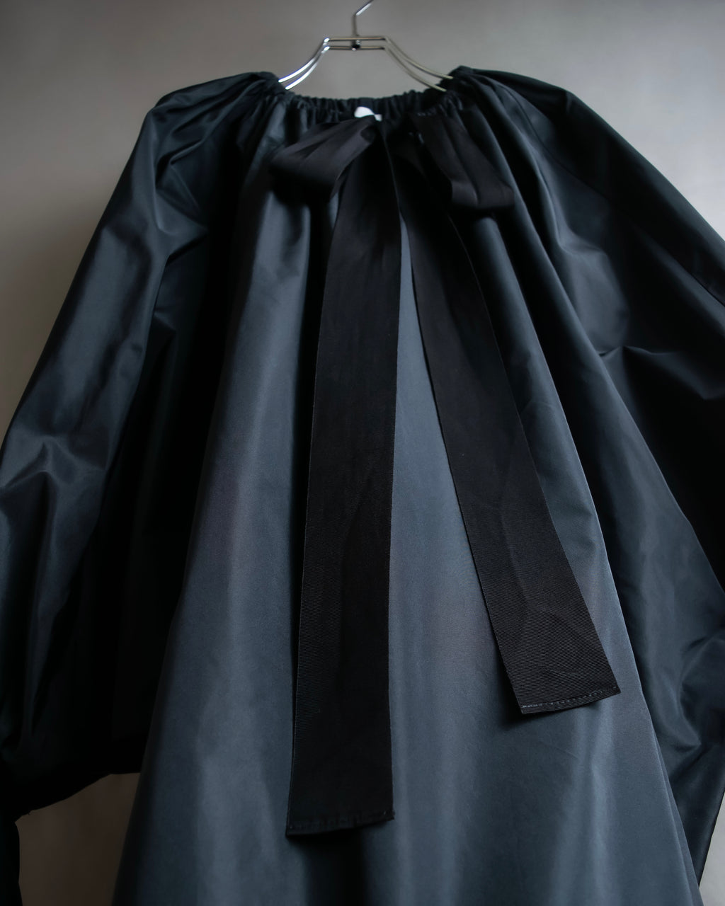 "PATOU" Ribbon shirring design poncho dress