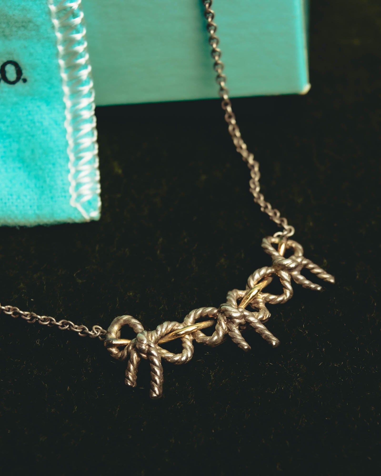 "Tiffany & Co." 80's-90's Sculptural triple bow necklace