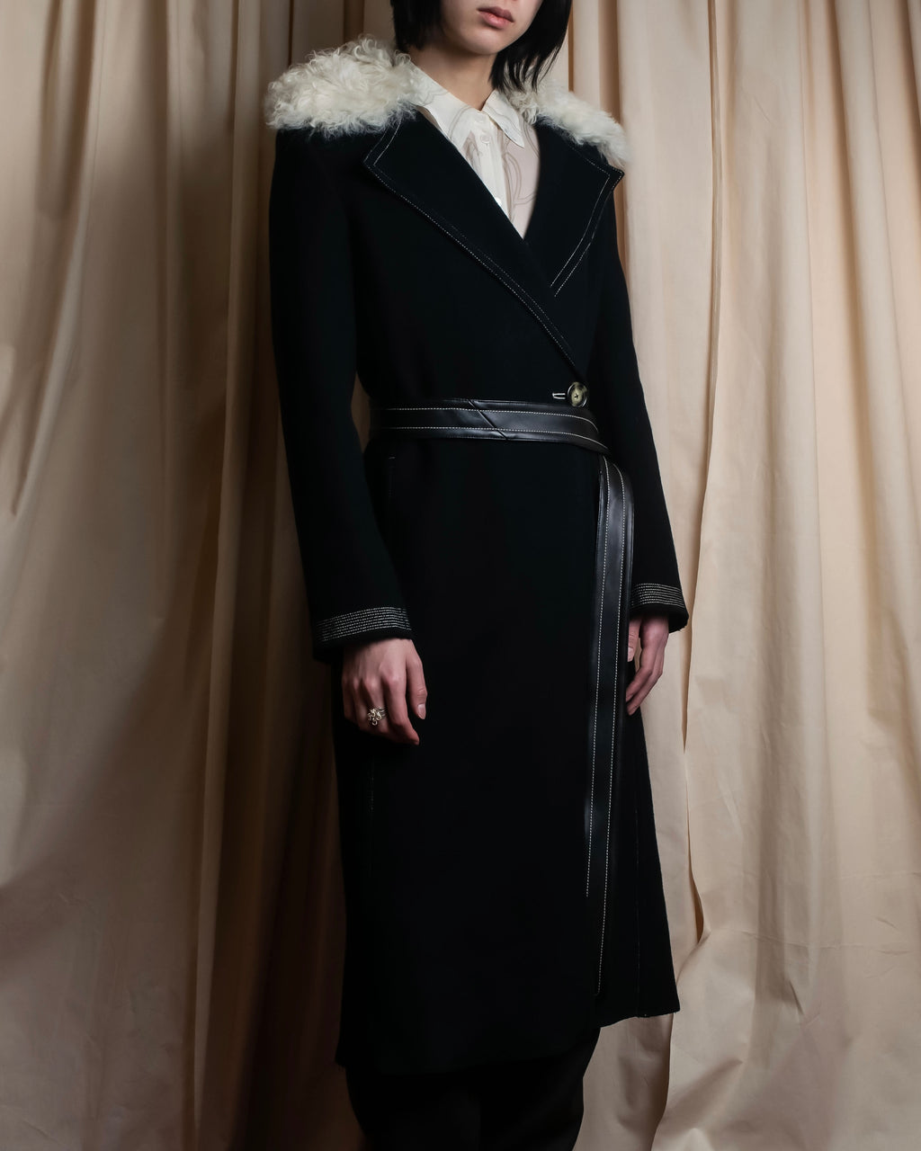 "HELMUT LANG" Fur collar belted long coat
