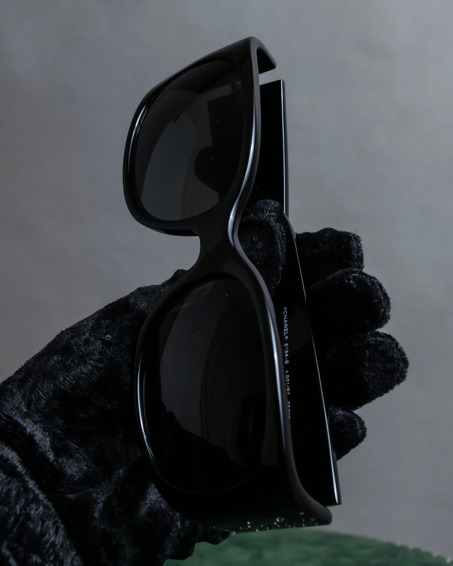 "CHANEL" Rhinestone & Coco mark engraved black lens sunglasses