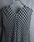 "ISSEY MIYAKE White label"
 Tailcoat design sleeveless dress