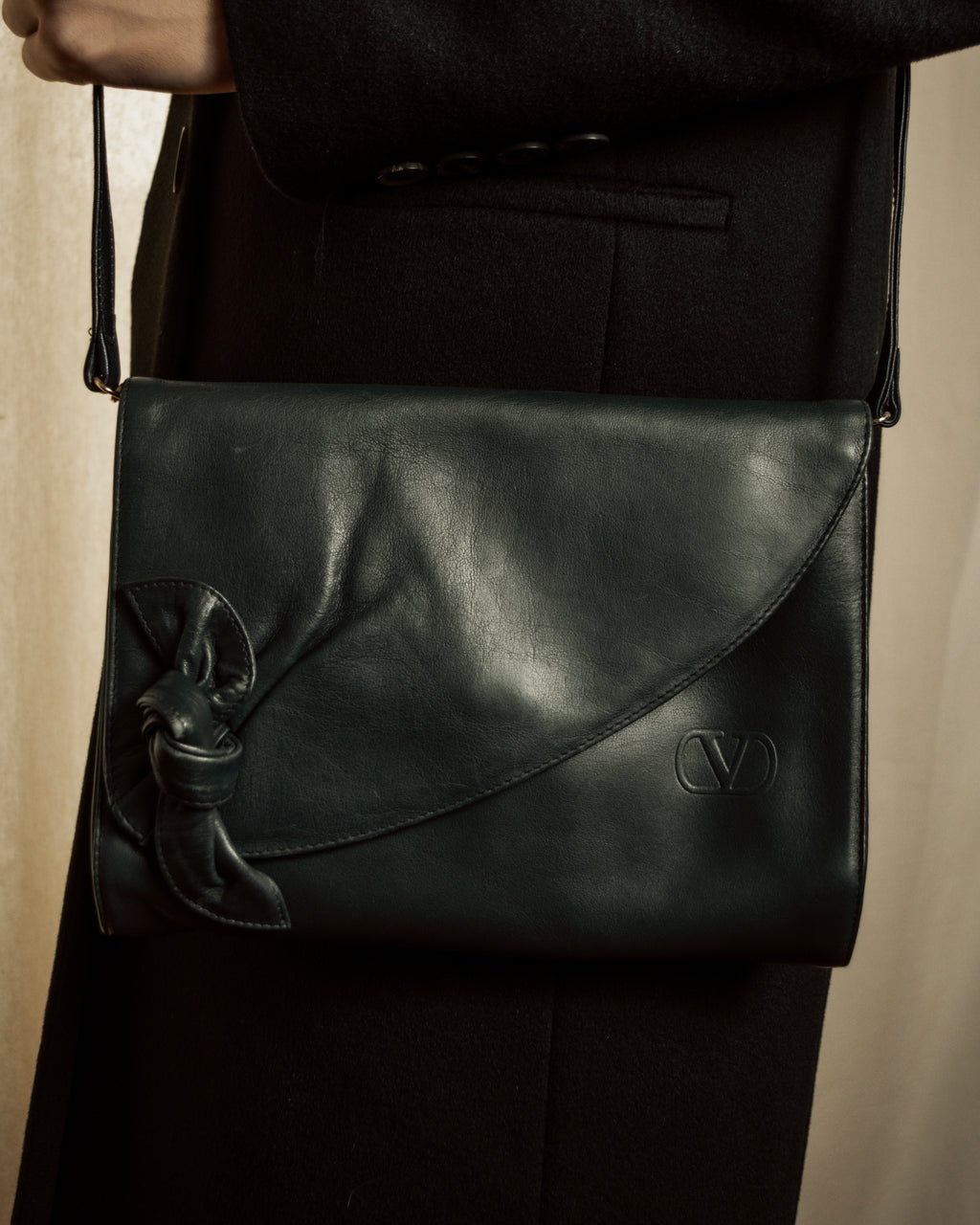 "Valentino Garavani" 80's Knot detail logo engraved dark green leather bag