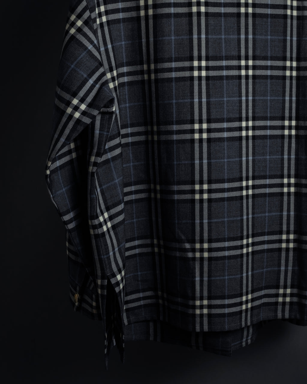 "BURBERRYS" Gold metal button design check pattern wool shirt