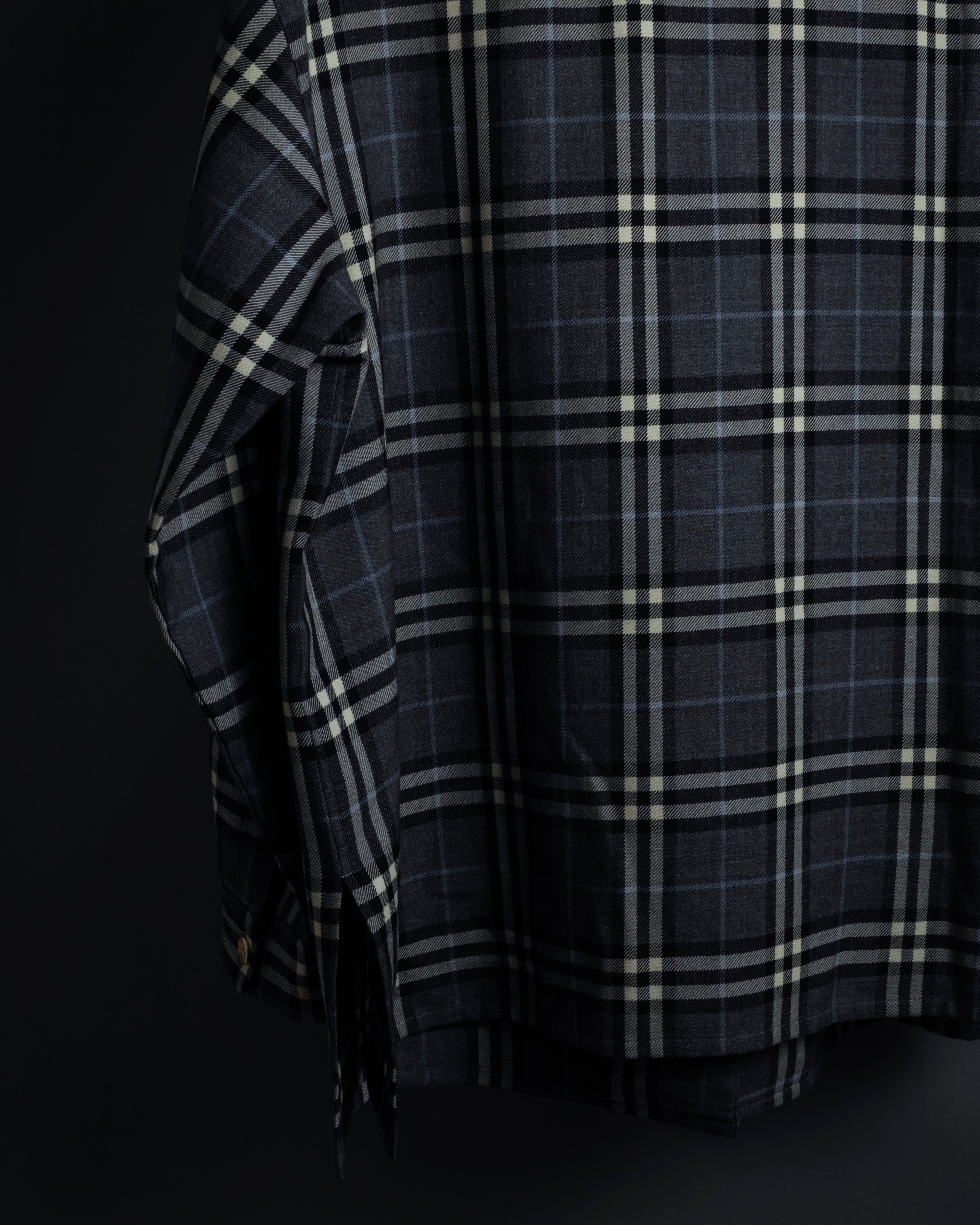 "BURBERRYS" Gold metal button design check pattern wool shirt