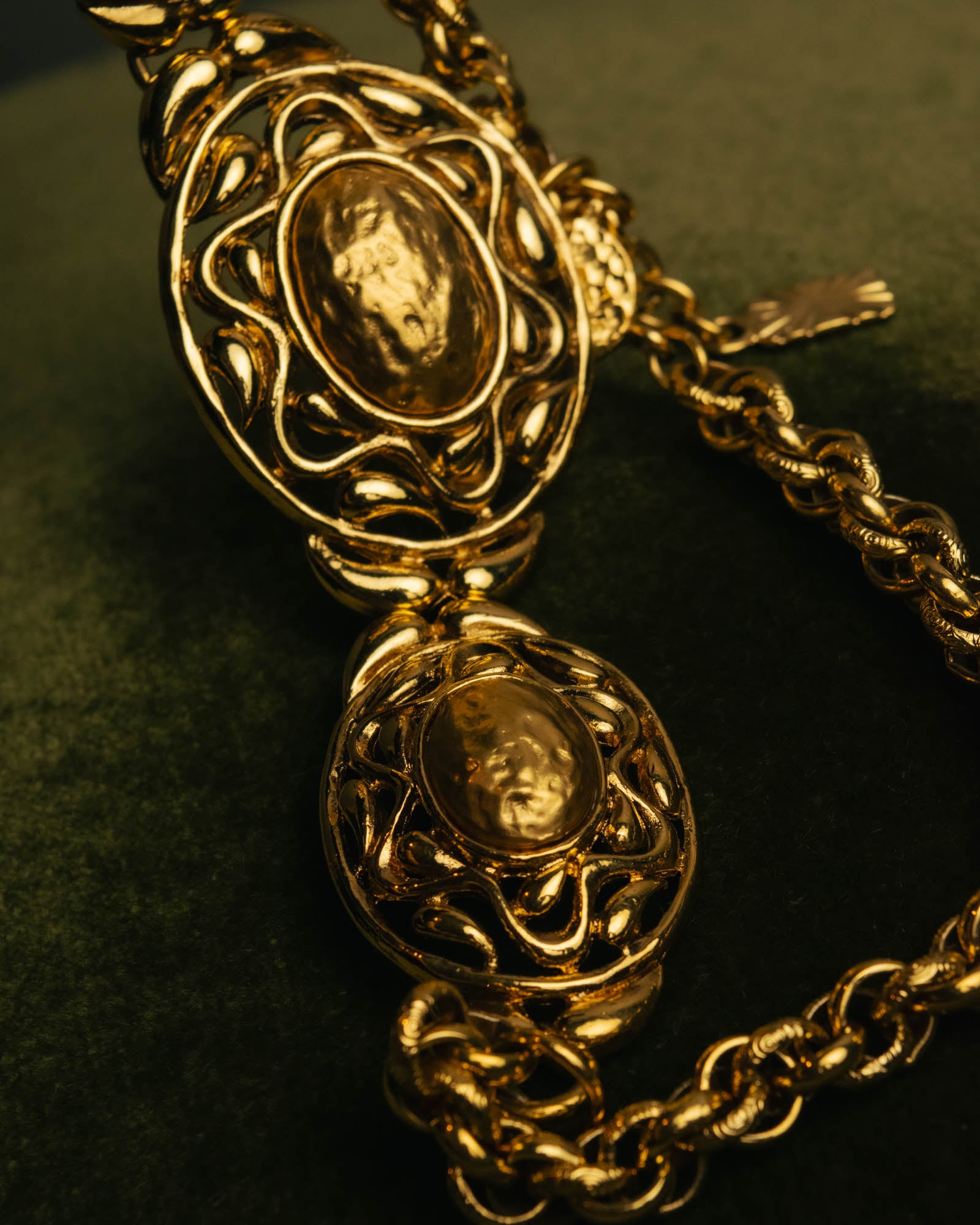 -SPECIAL- “YVES SAINT LAURENT” 80’s-90’s Baroque statement necklace