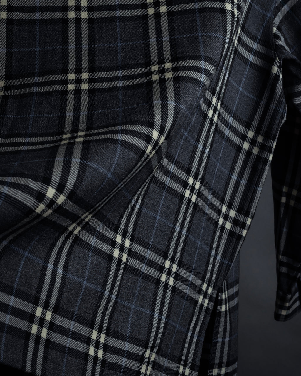 "BURBERRYS" Gold metal button design check pattern wool shirt