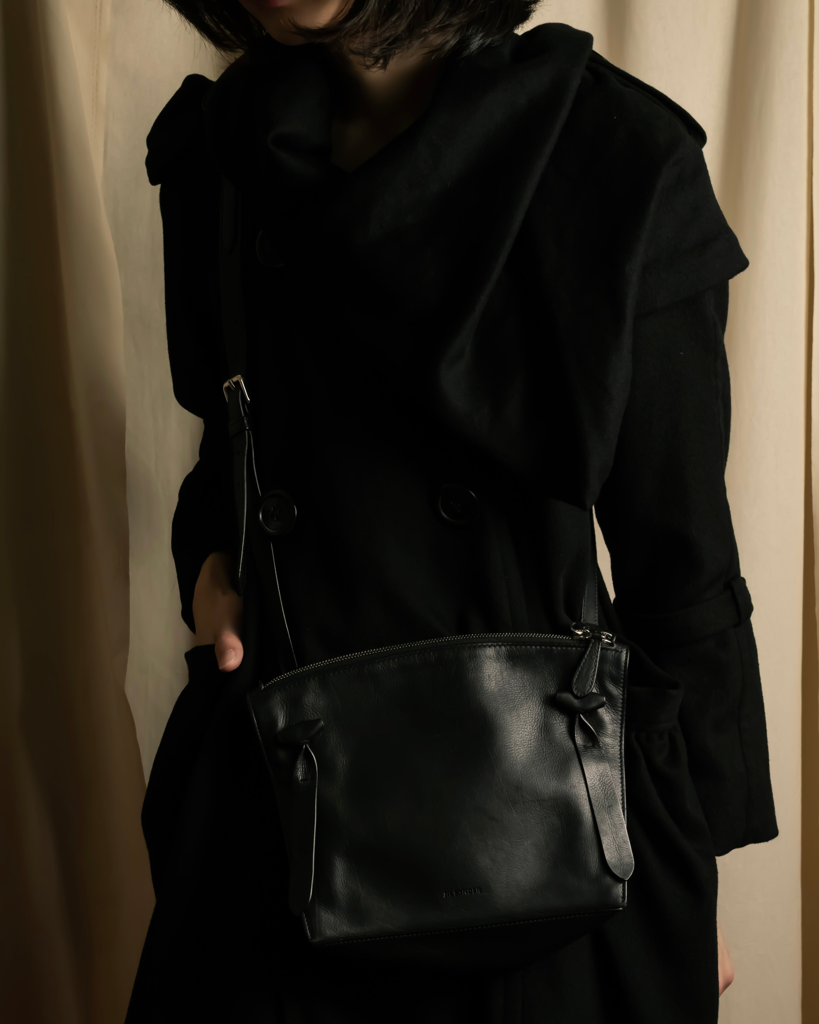 "JIL SANDER" Hill model gently curved leather shoulder bag