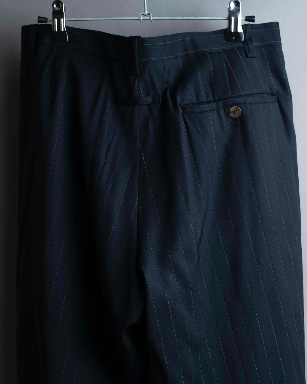 "JEAN PAUL GAULTIER HOMME"
Oversized shadow stripe set up