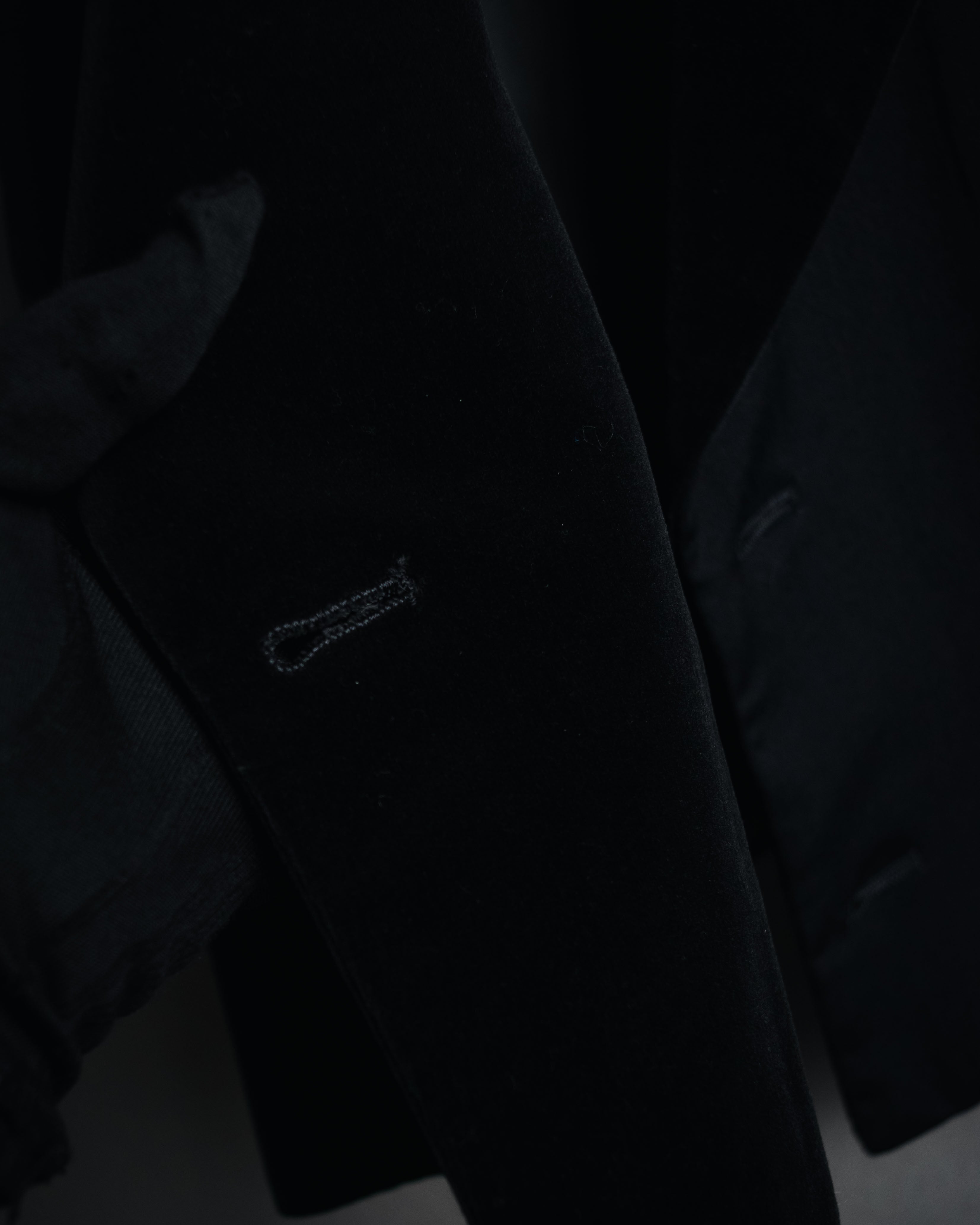 "tricot COMME des GARÇONS"
1989 Velvet-collared double-breasted tailored vest