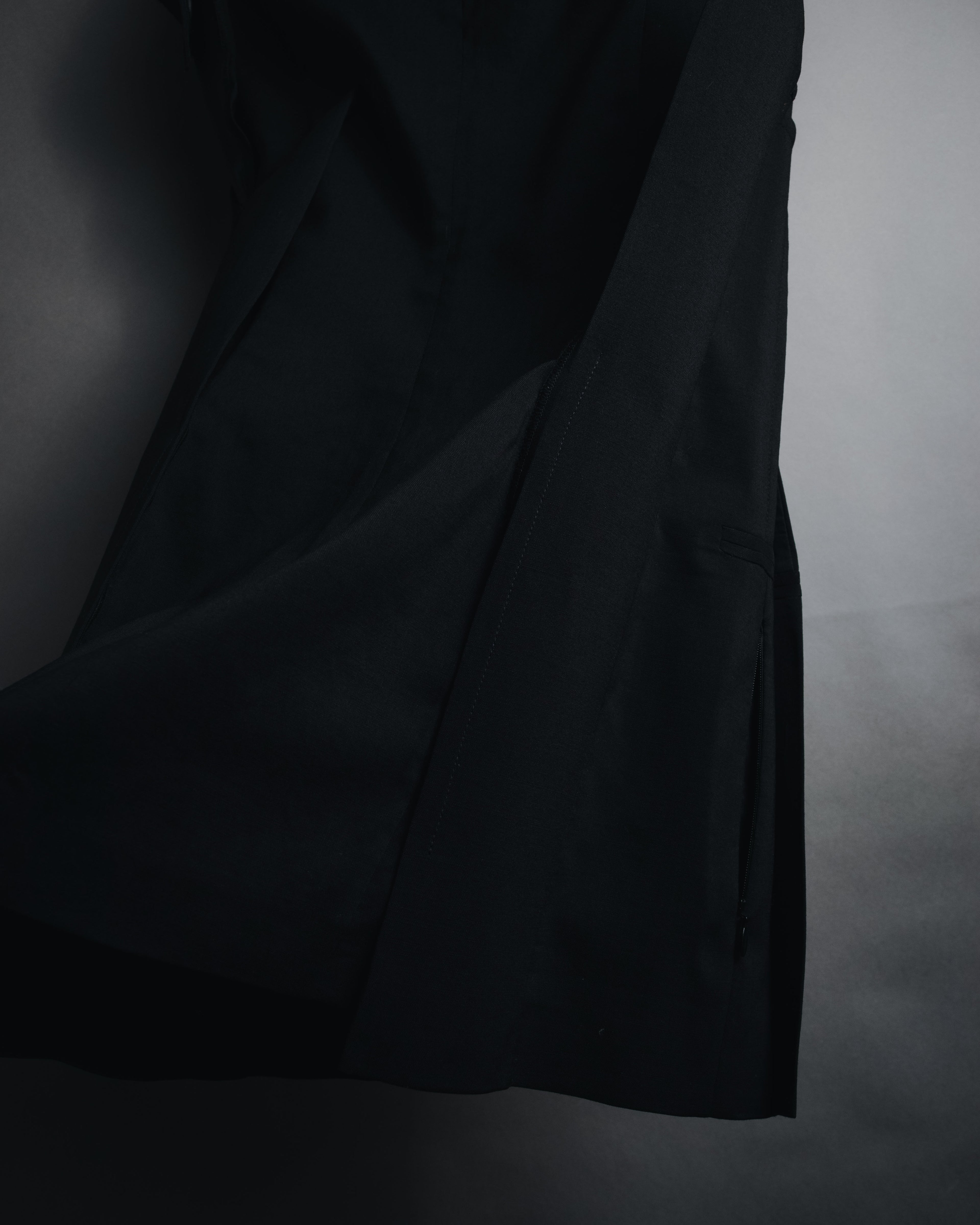 –SPECIAL– "Maison Martin Margiela"
2012SS sleeveless deconstructed tuxedo lapel jacket