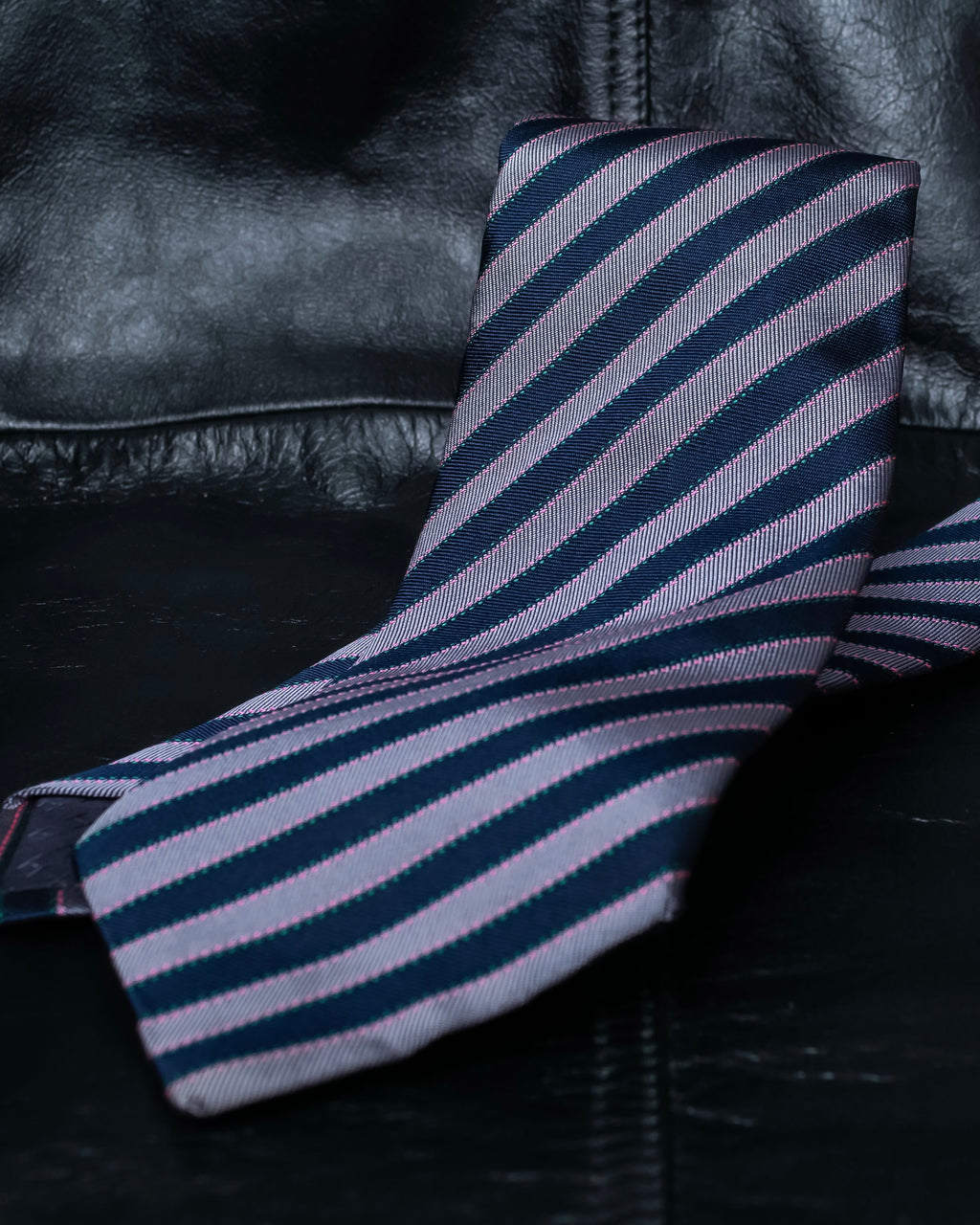 "HERMES" Pink accent regimental tie