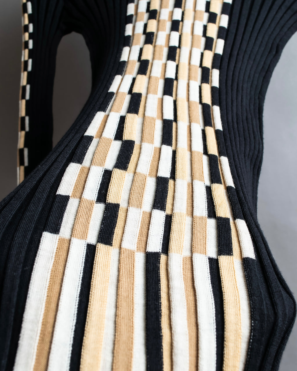 "LOEWE" Check pattern switching shaped ribbed knit