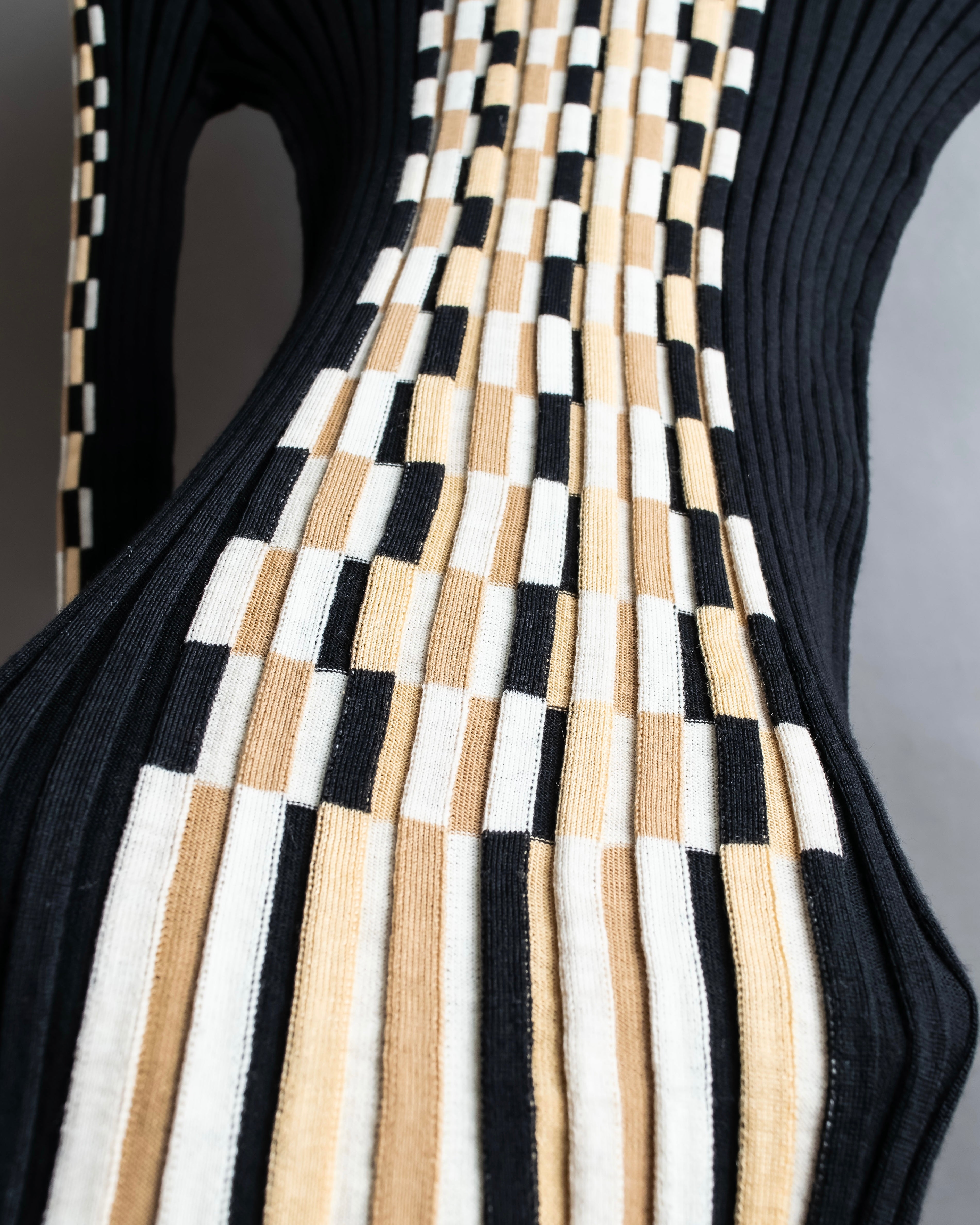 "LOEWE" Check pattern switching shaped ribbed knit