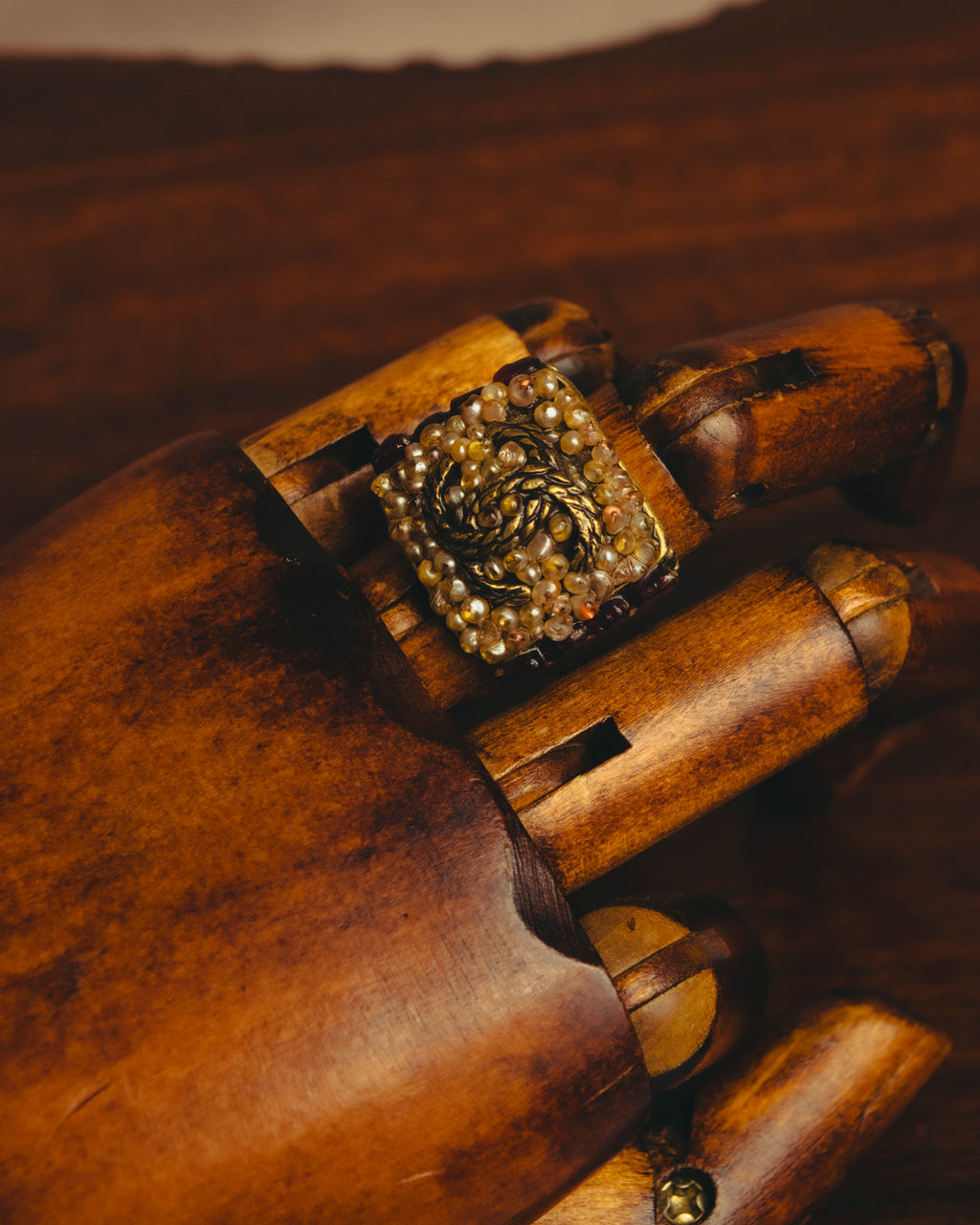 -SPECIAL- “CHANEL” 2000AW Glass pearl embellished CC statement ring