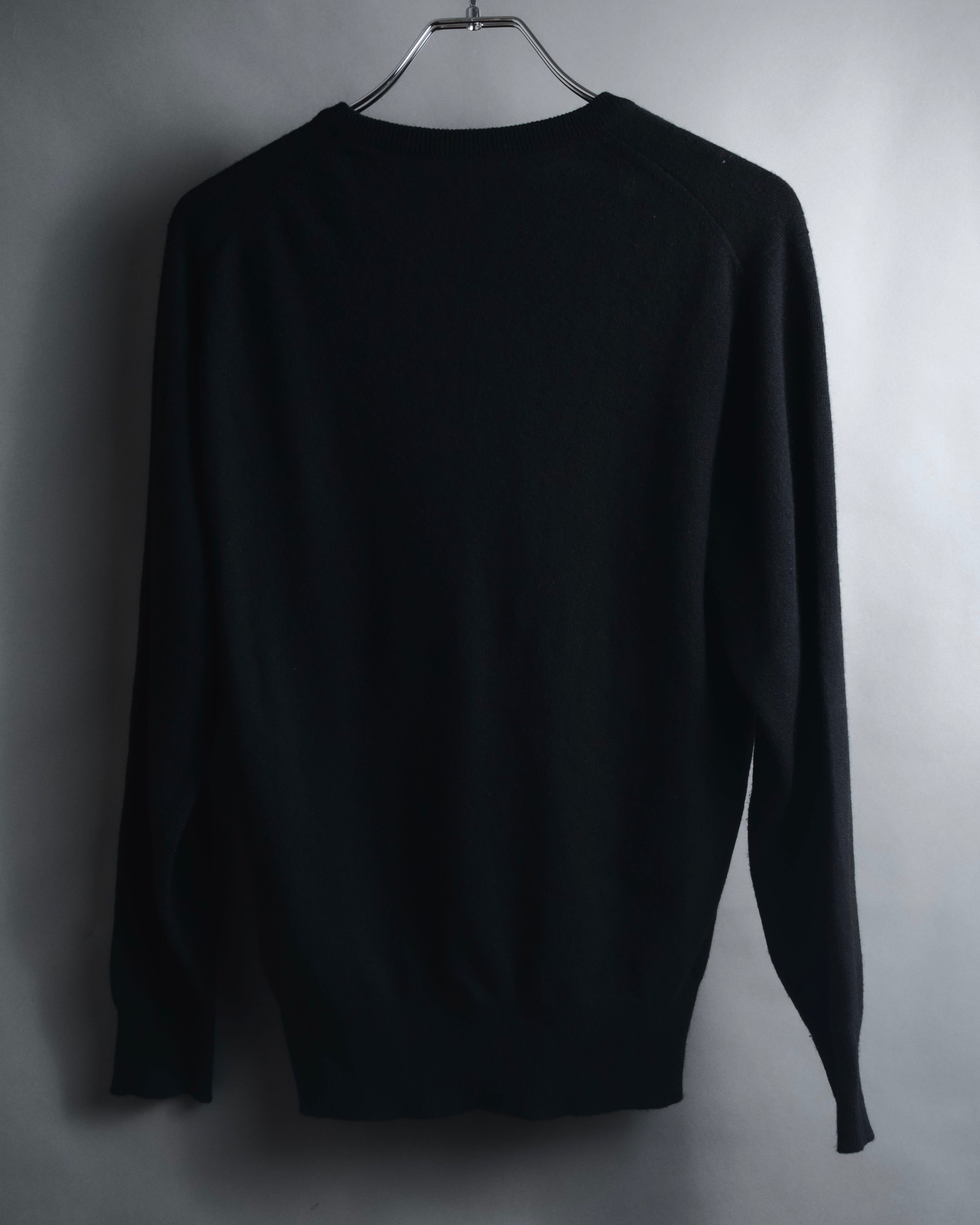 "CELINE" 90’s scottish cashmere v neck knit