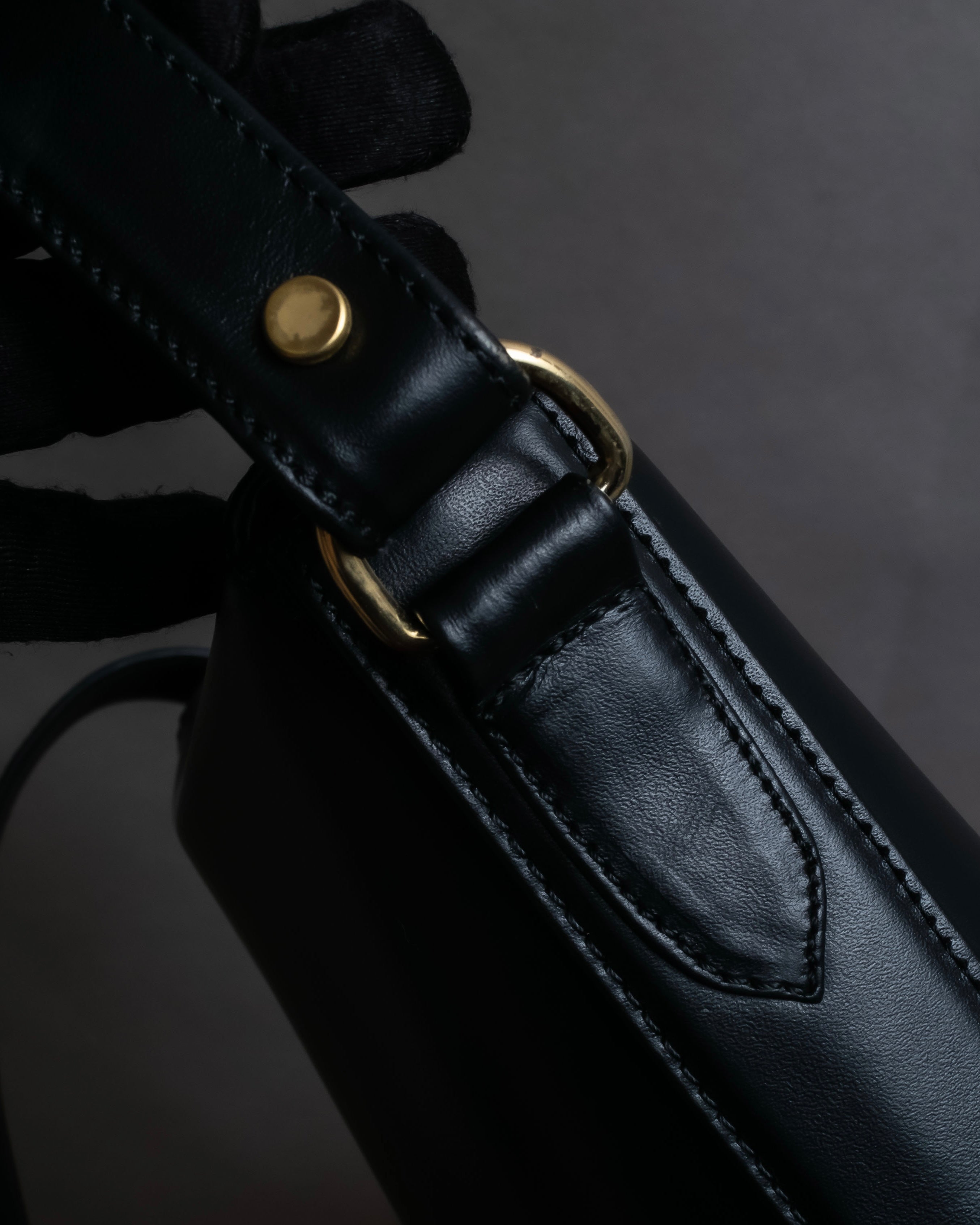 "GIANI MARCO VENTURI" Shape trapezoid leather shoulder bag