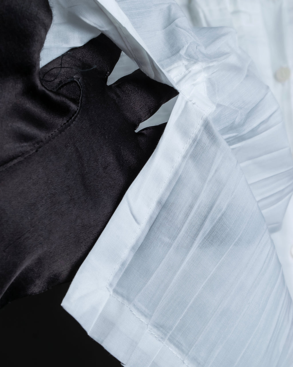 "ISSEY MIYAKE" Pleated short sleeve shirt