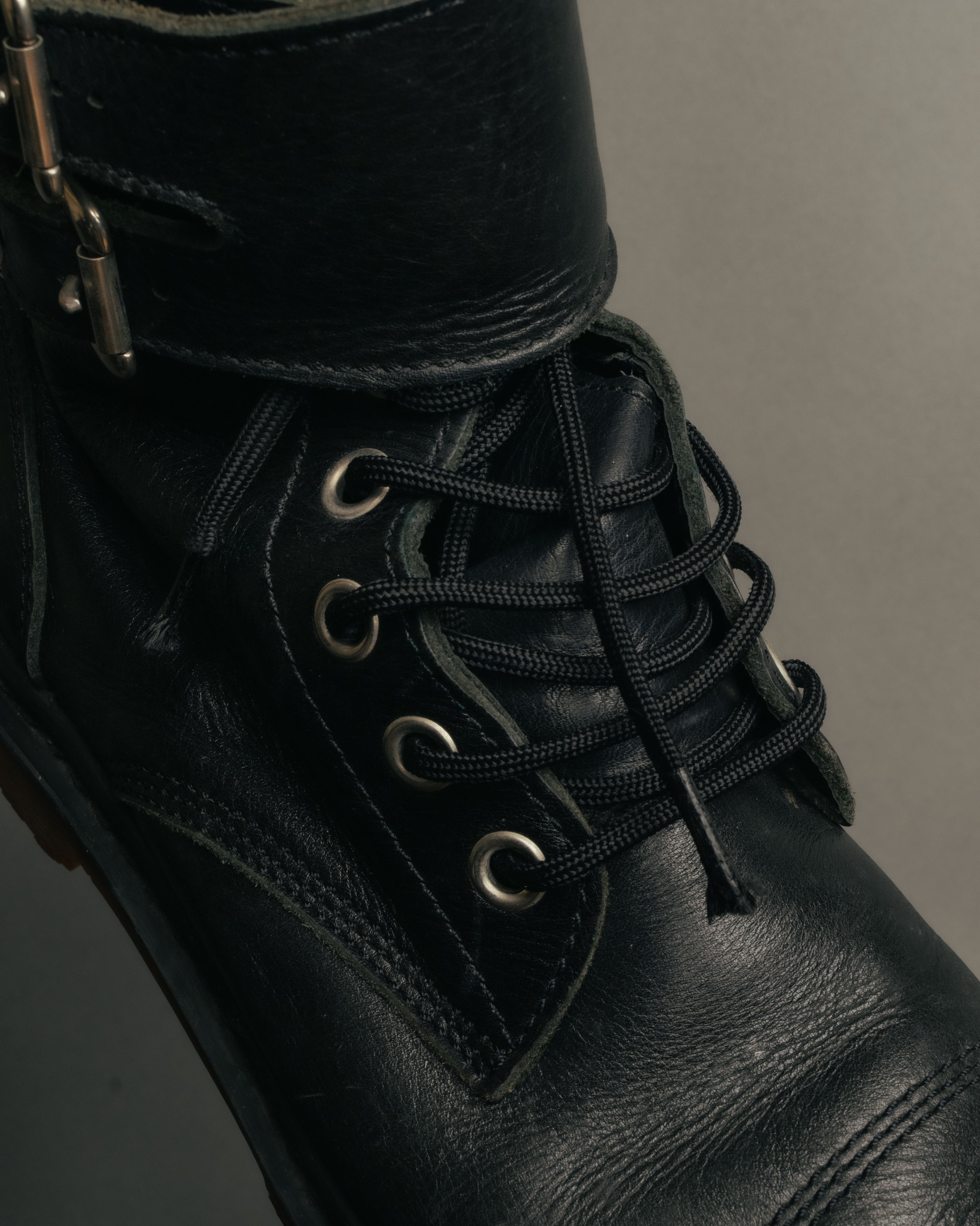 “COMME des GARÇONS HOMME”
00’s-10’s Double buckle leather combat boots