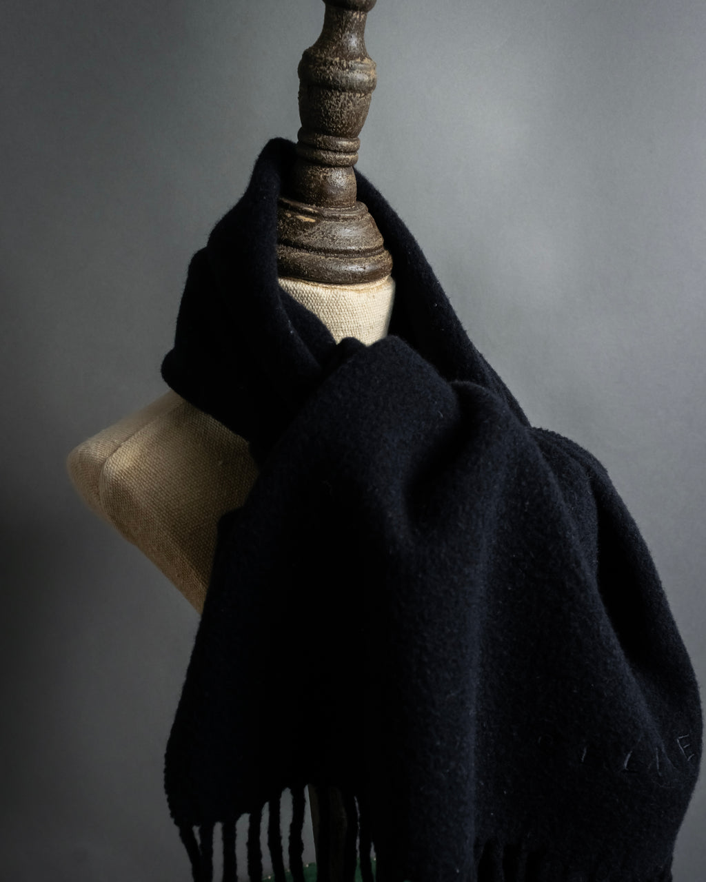 "CELINE" Logo engraved fringe design wool muffler