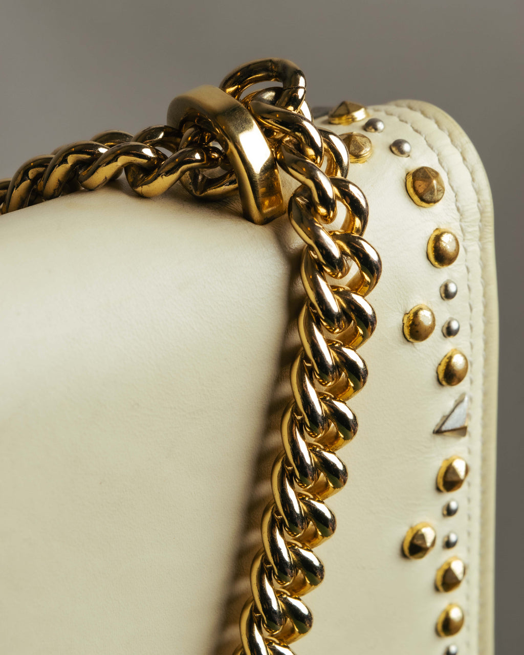 -SPECIAL- “Salvatore Ferragamo” 2015-2017 Vara studded chain shoulder bag