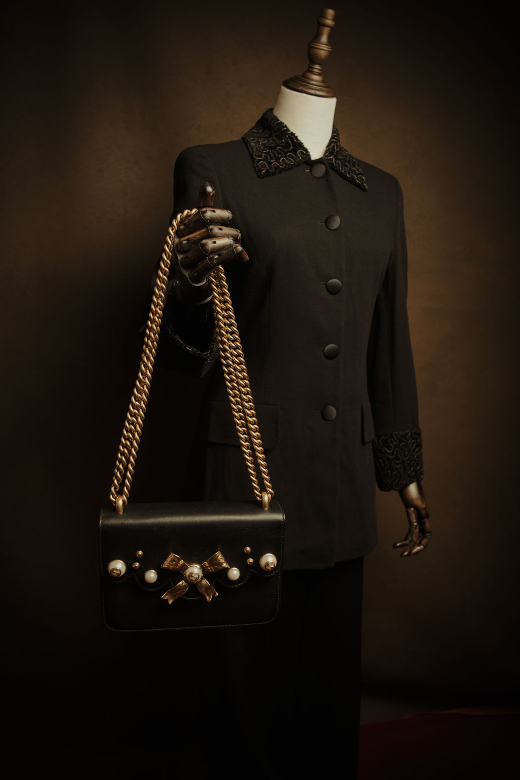 –SPECIAL– “GUCCI”
2016-2022 Bow embellished chain shoulder bag